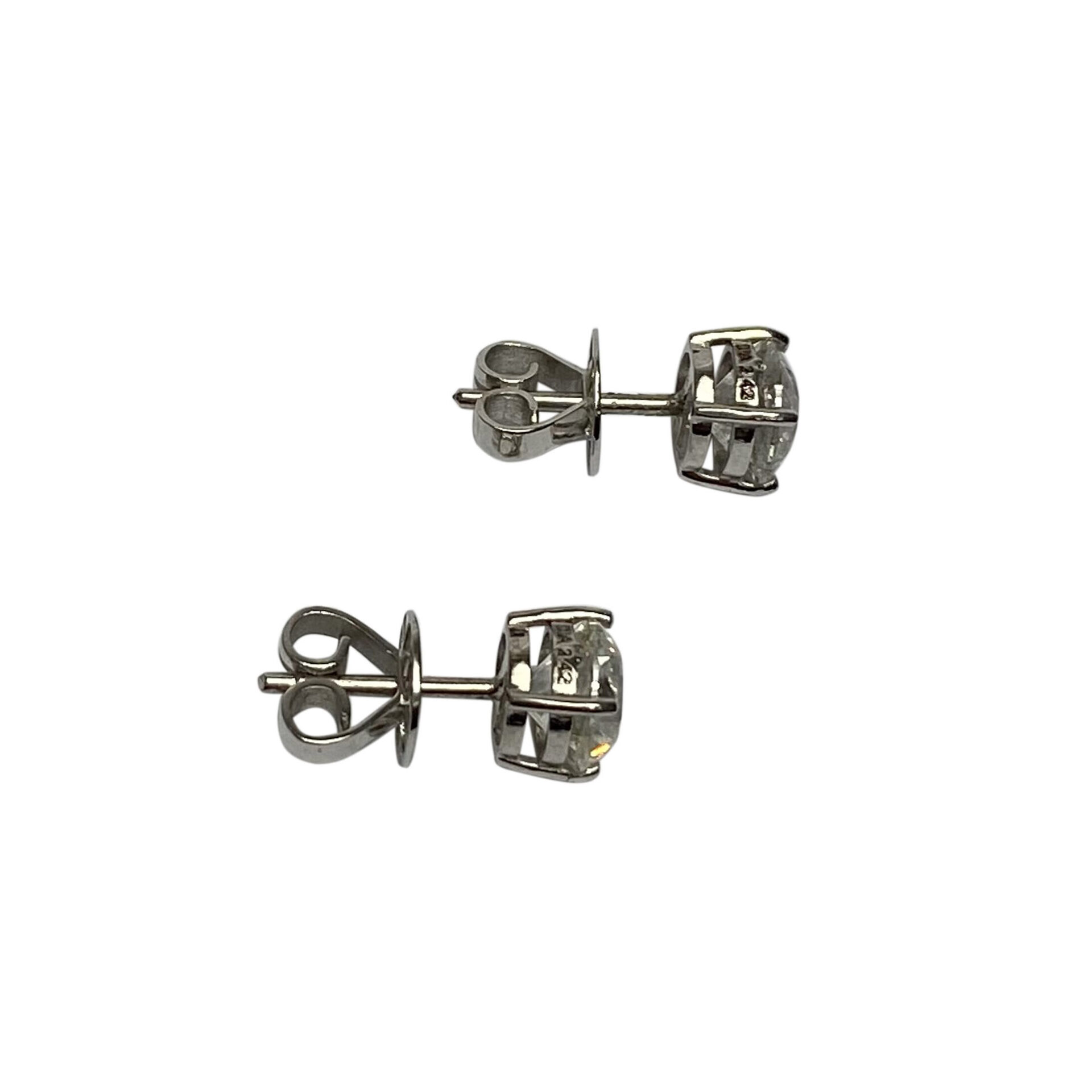 Par de Brincos Solitários - 2.42 ct.