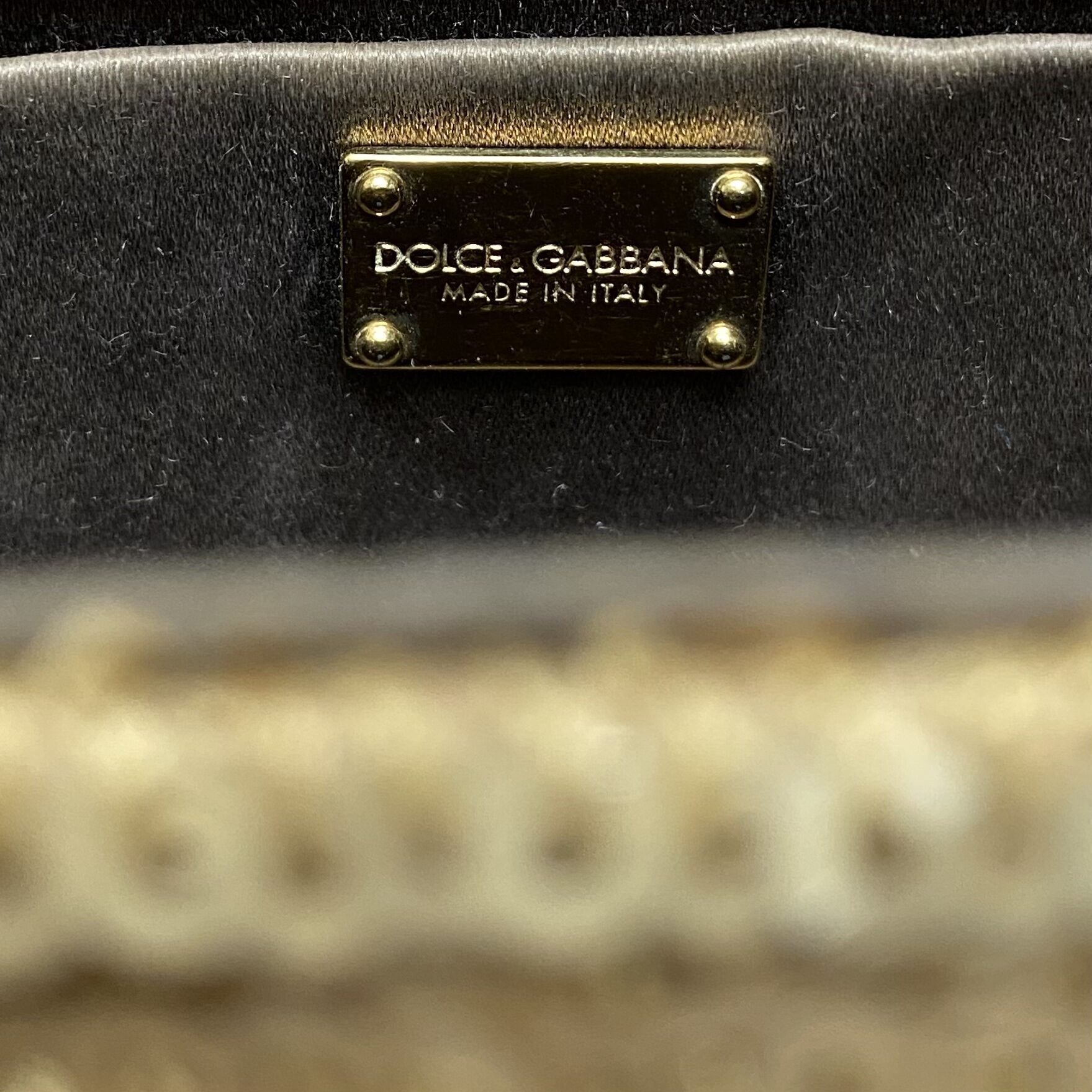 Bolsa Dolce & Gabbana Paetês Dourados