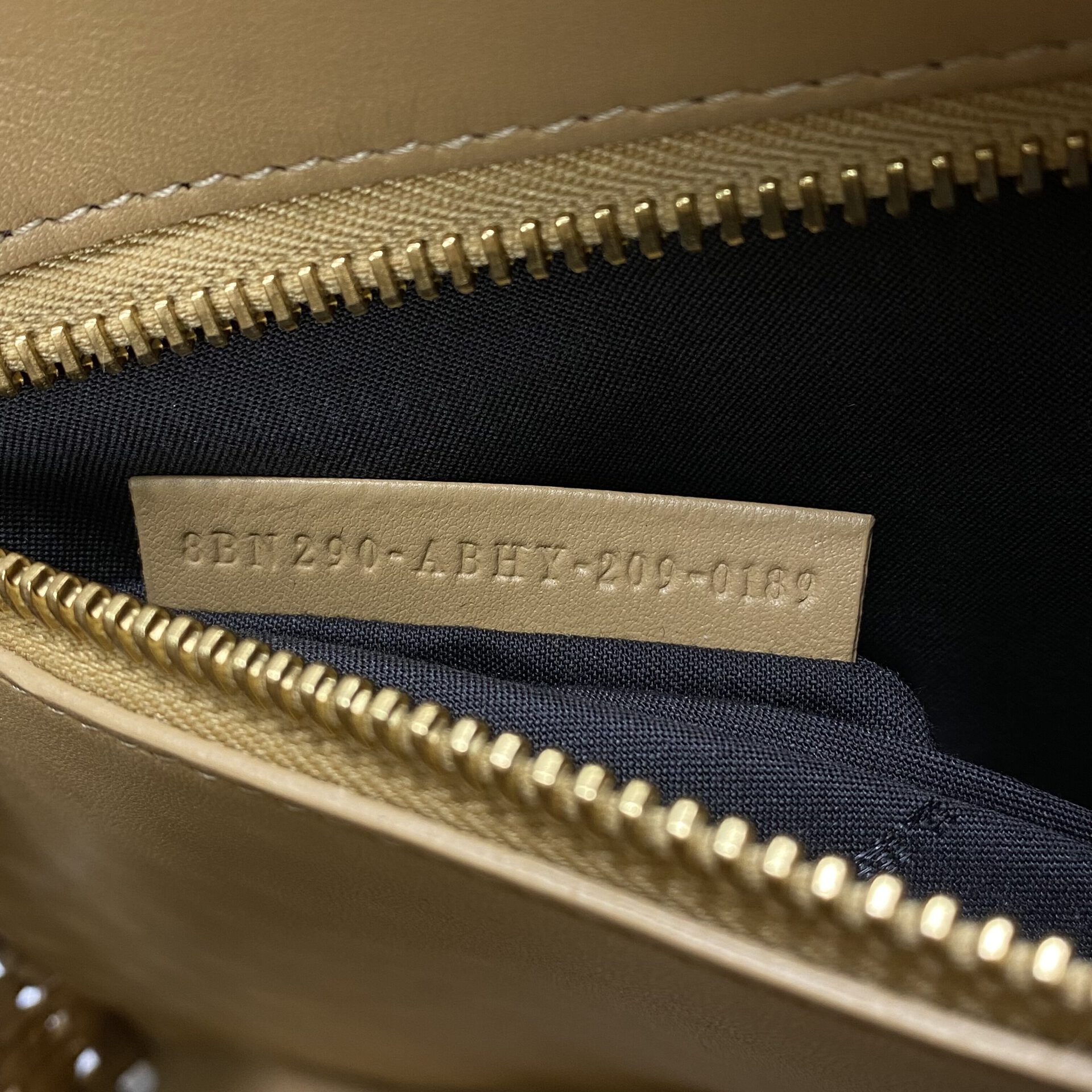 Bolsa Fendi Peekaboo Intrecciato