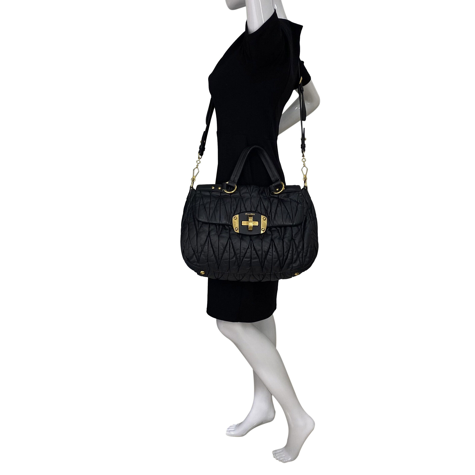 Bolsa Miu Miu Matelassê Preta