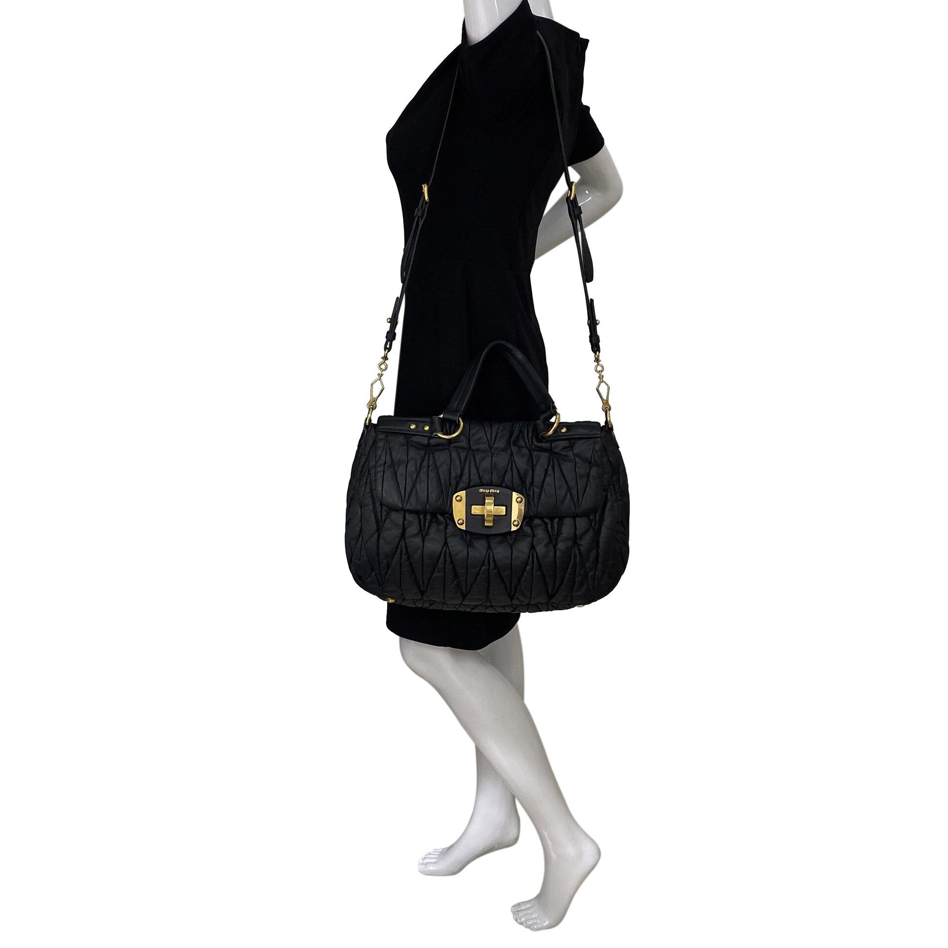 Bolsa Miu Miu Matelassê Preta