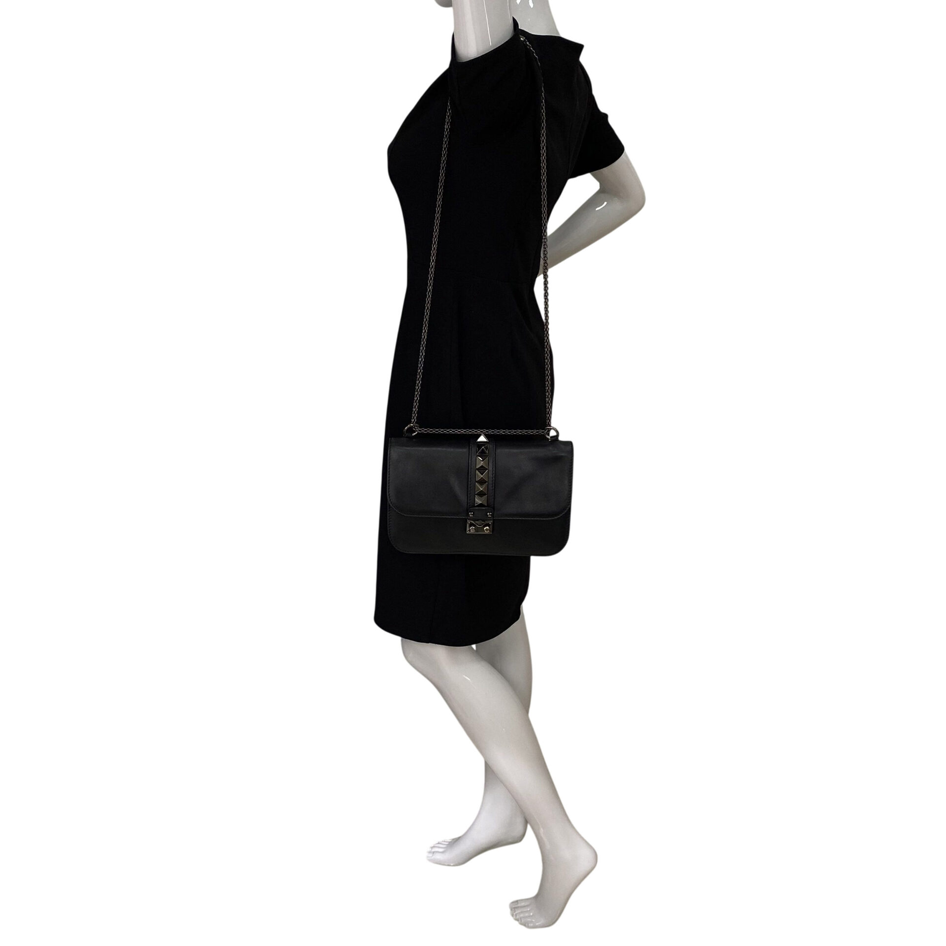 Bolsa Valentino Garavani Glam Lock Couro Preto