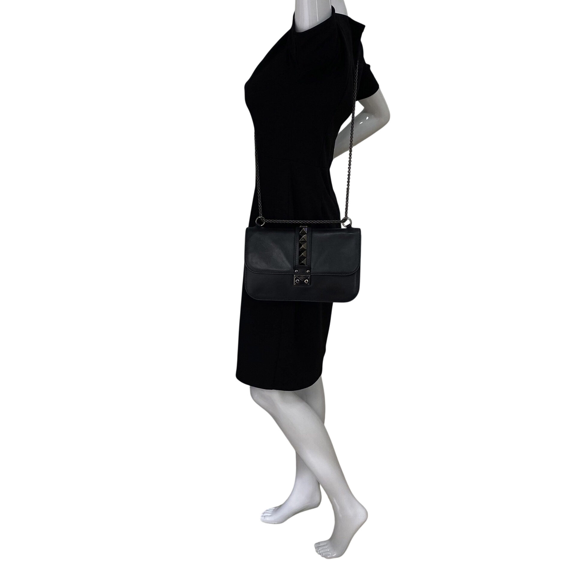 Bolsa Valentino Garavani Glam Lock Couro Preto
