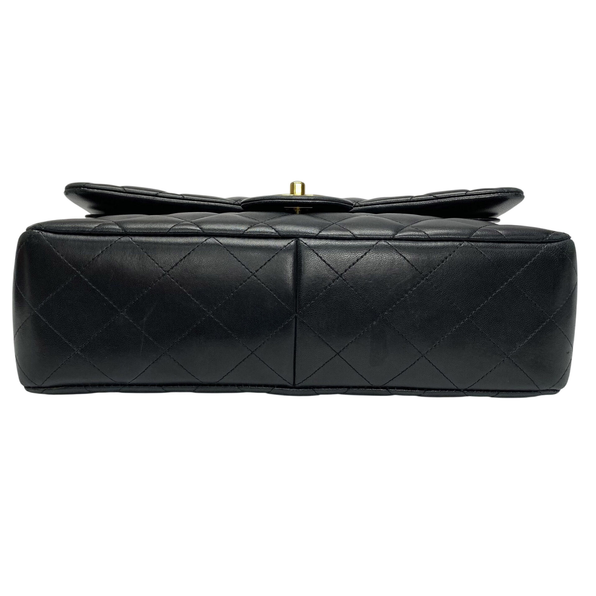 Bolsa Chanel Clássica Double Flap Jumbo Lambskin Preta