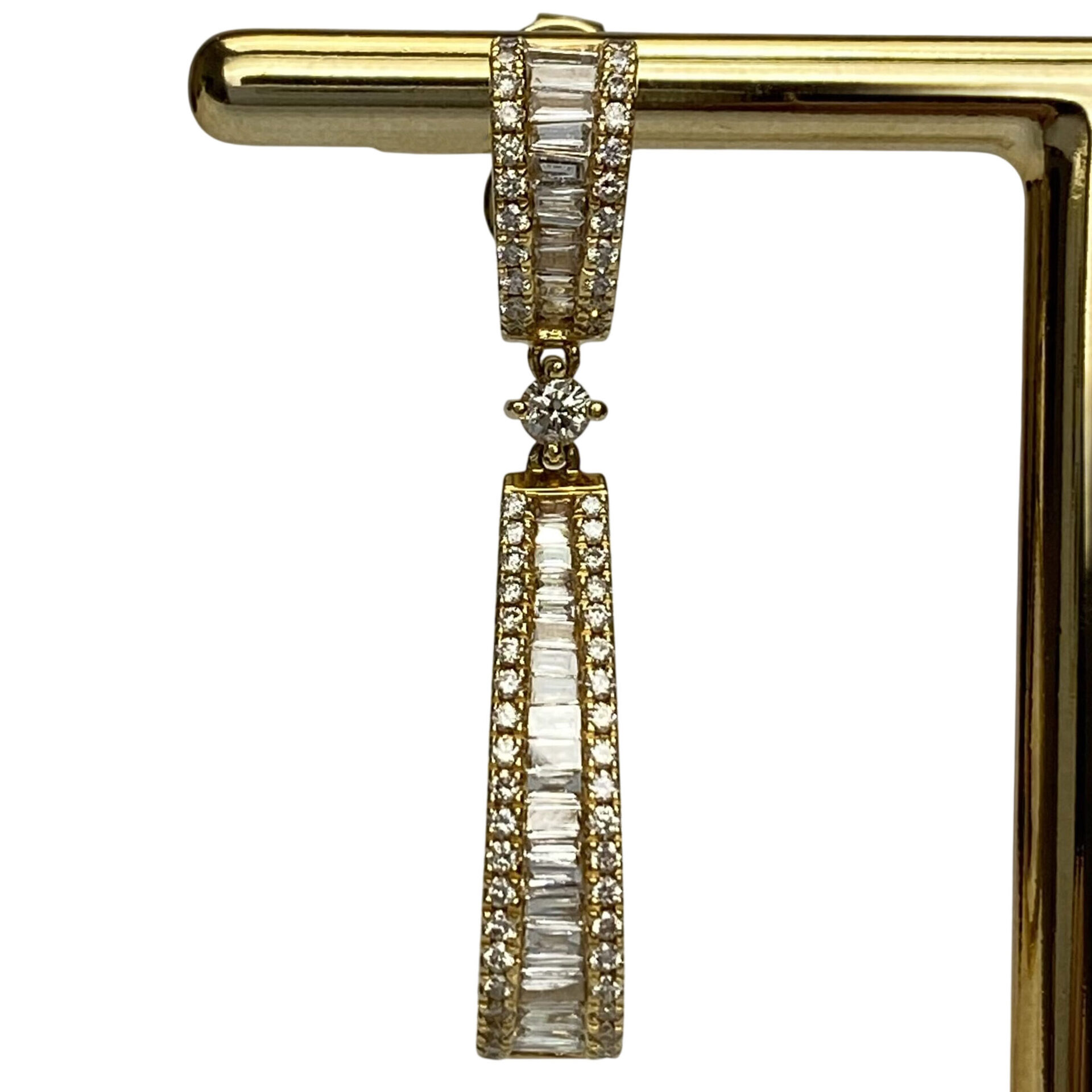 Par de Brincos Gota Argola Vazada