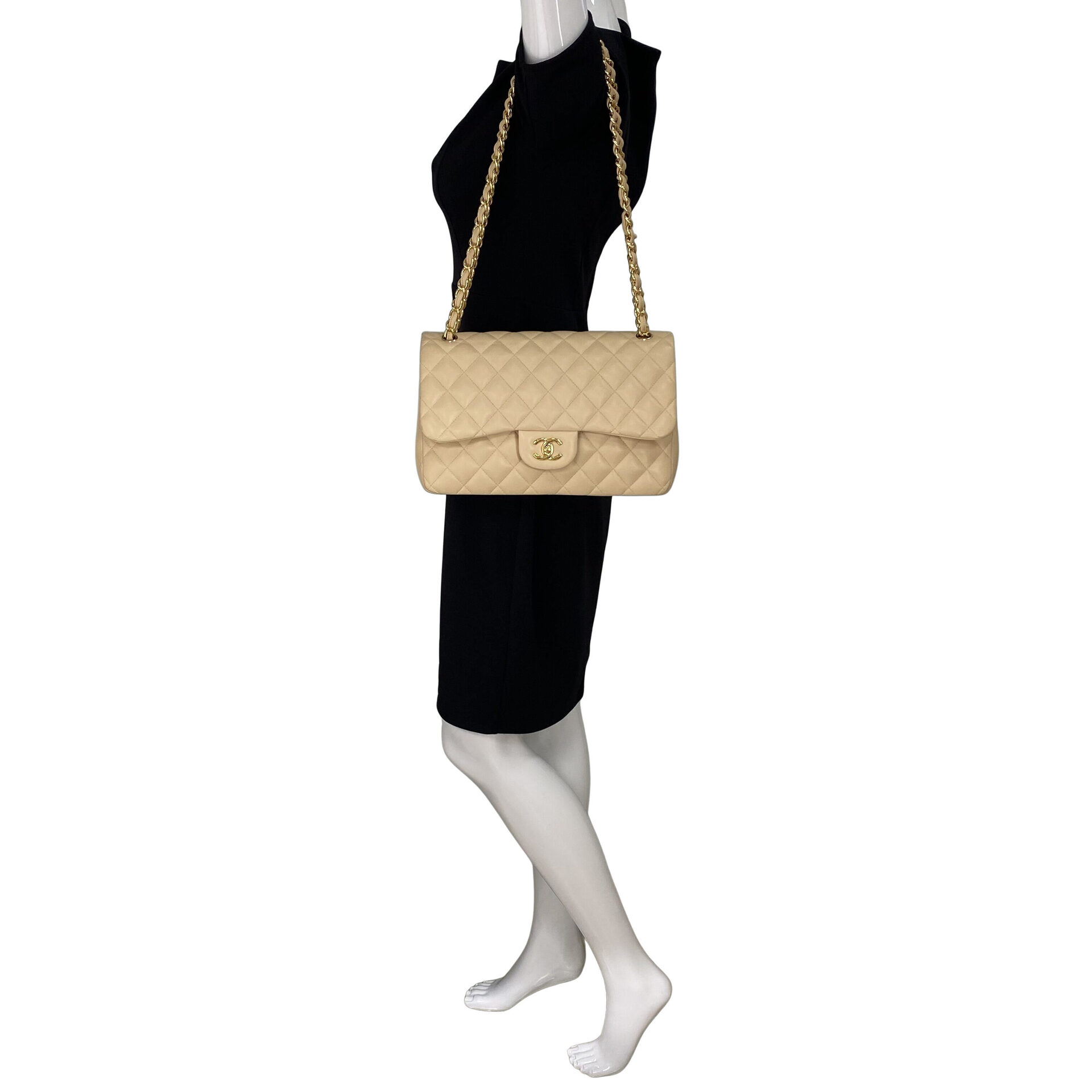 Bolsa Chanel Clássica Double Flap Lambskin Bege