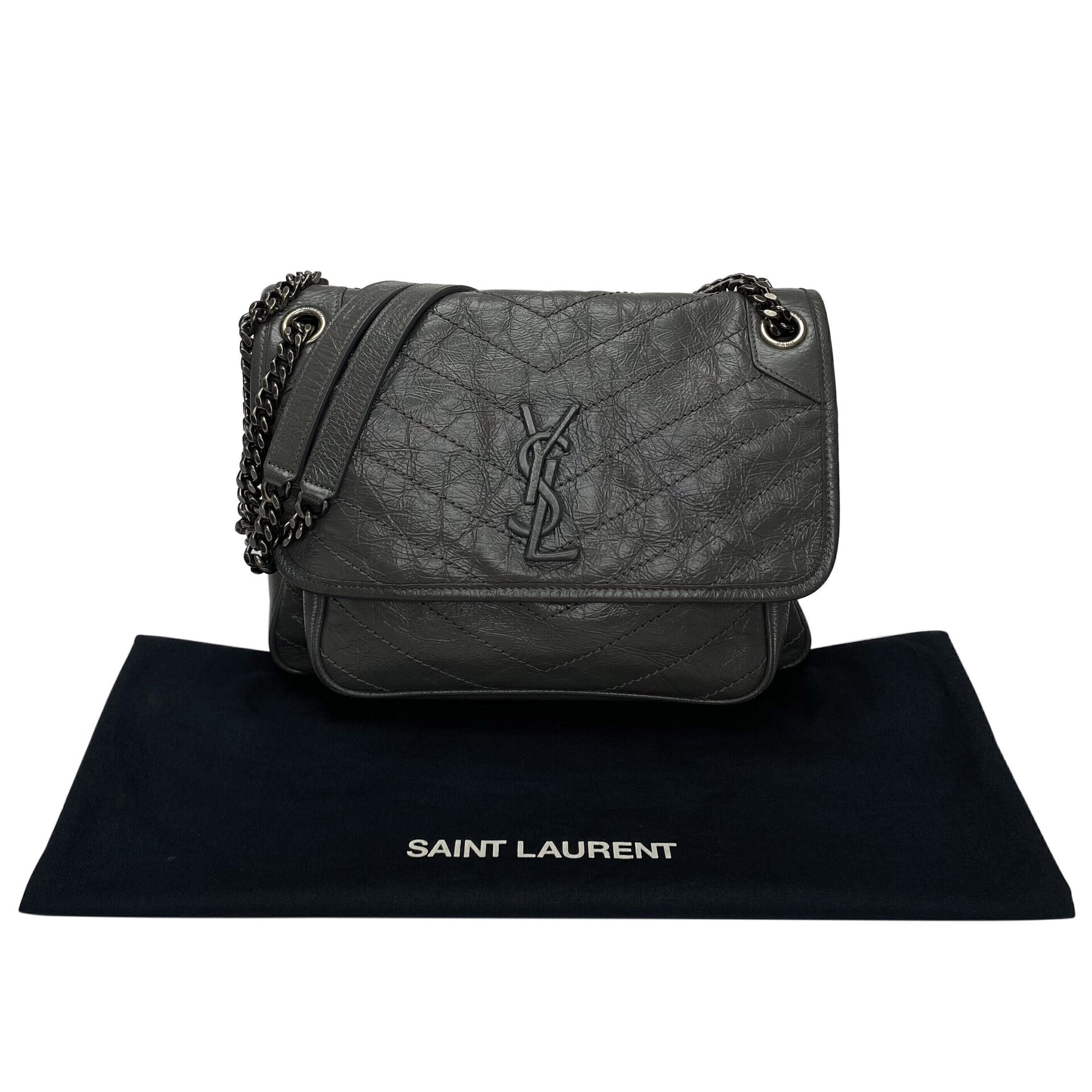 Bolsa Saint Laurent Niki Cinza