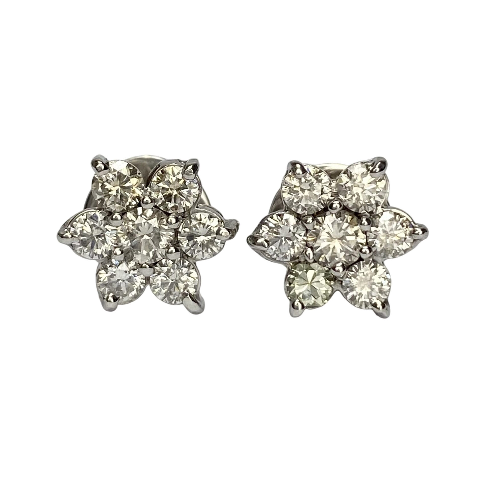 Par de Brincos Flor - 0.86 ct.