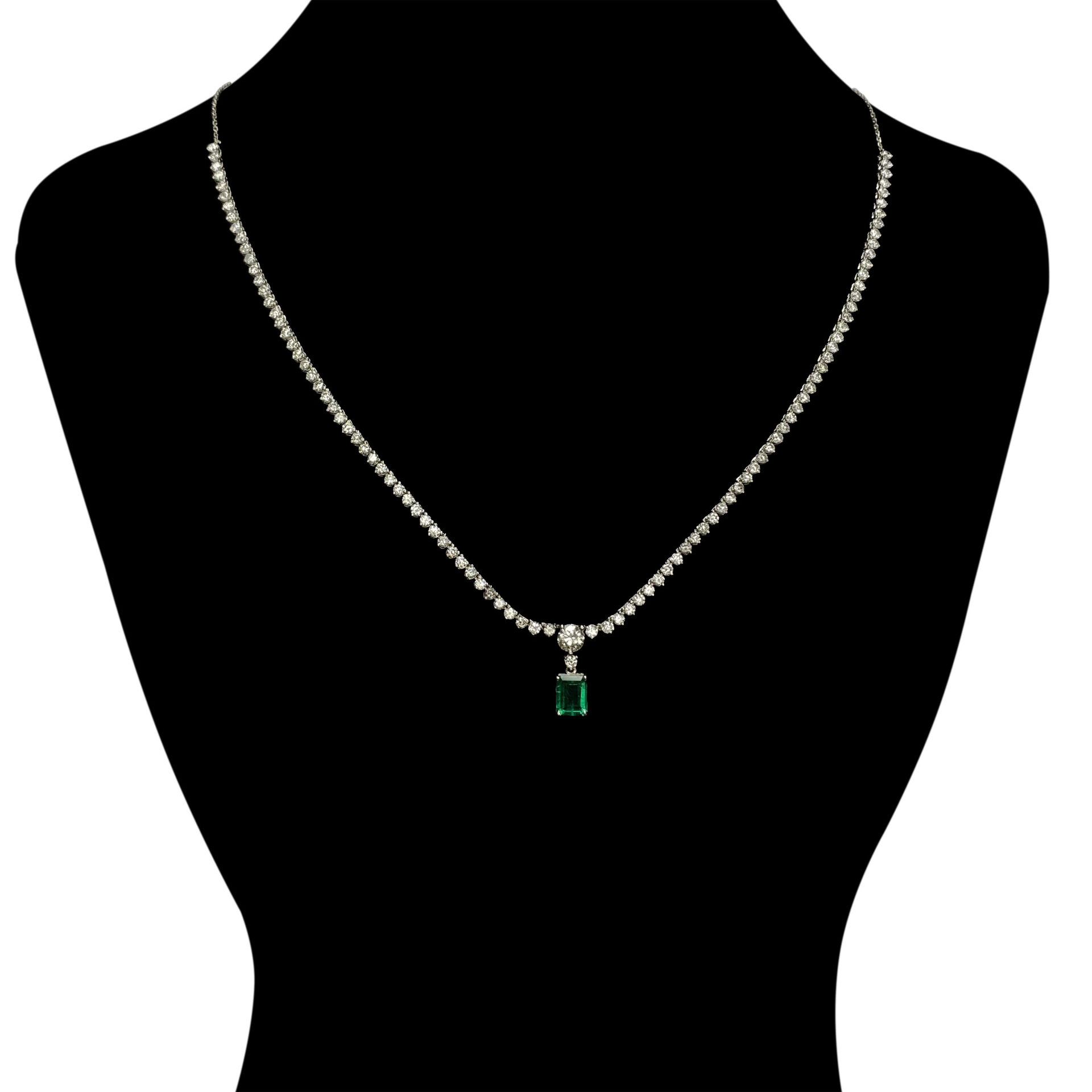 Colar Meia Riviera Esmeralda - 0.68 ct