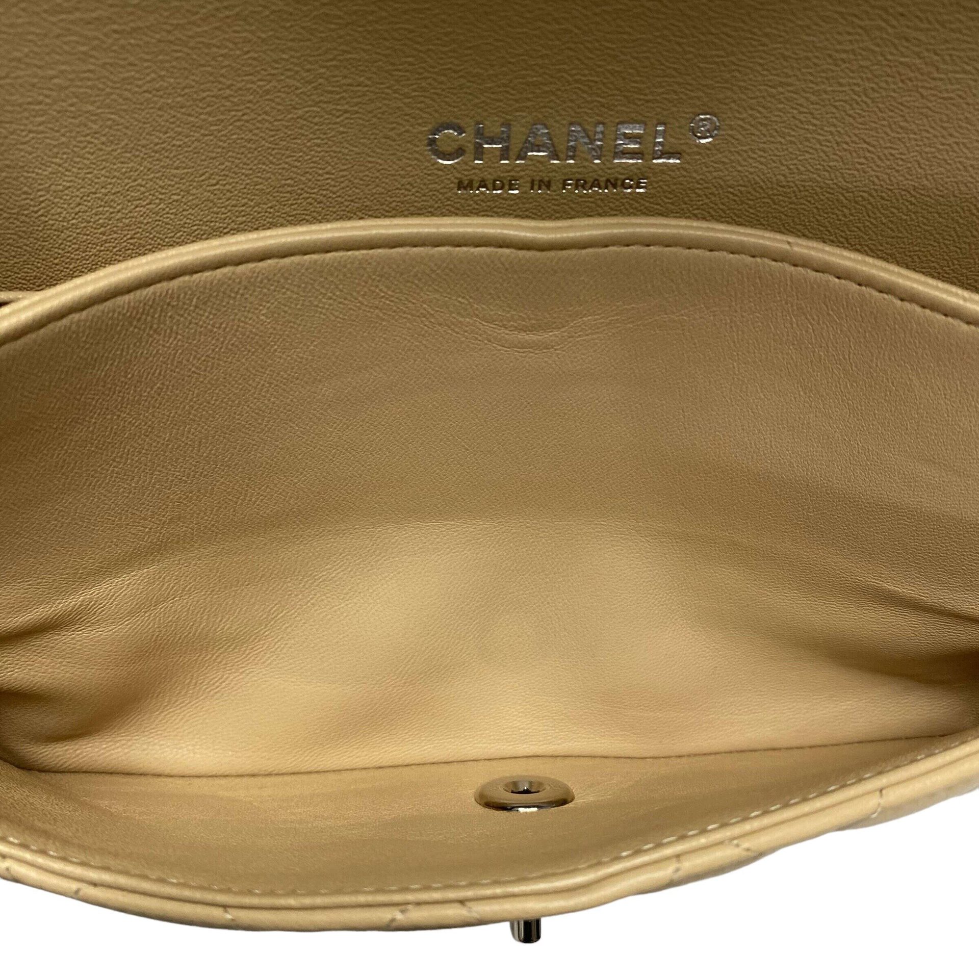 Bolsa Chanel Classic Medium Double Flap Bege