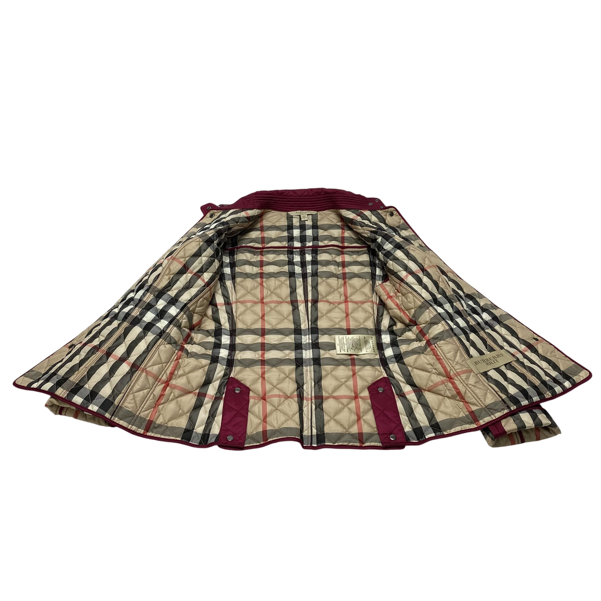 Casaco Burberry Matelassê Rosa
