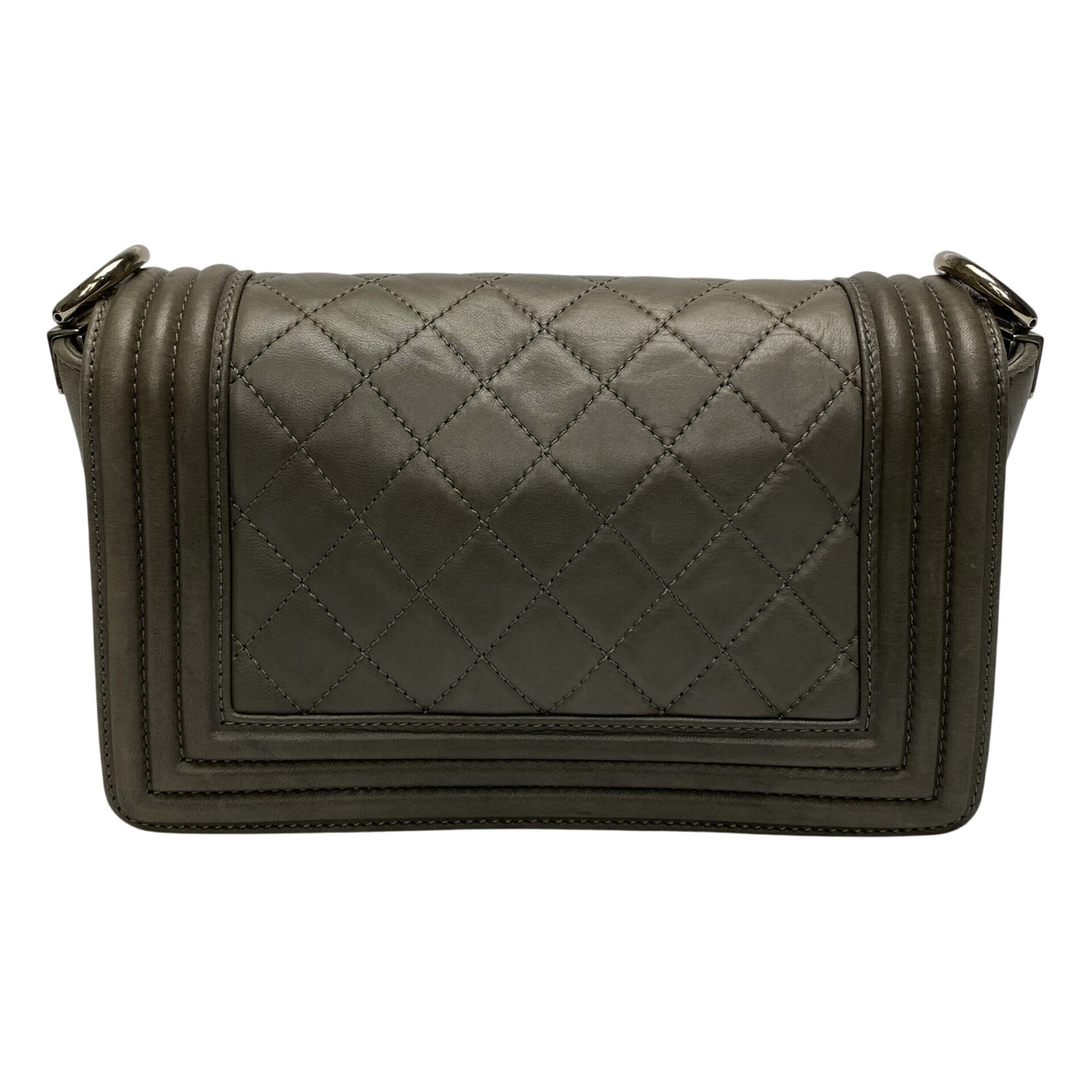 Bolsa Chanel Boy Lambskin Stingray Strap