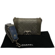 Bolsa Chanel Boy Lambskin Stingray Strap
