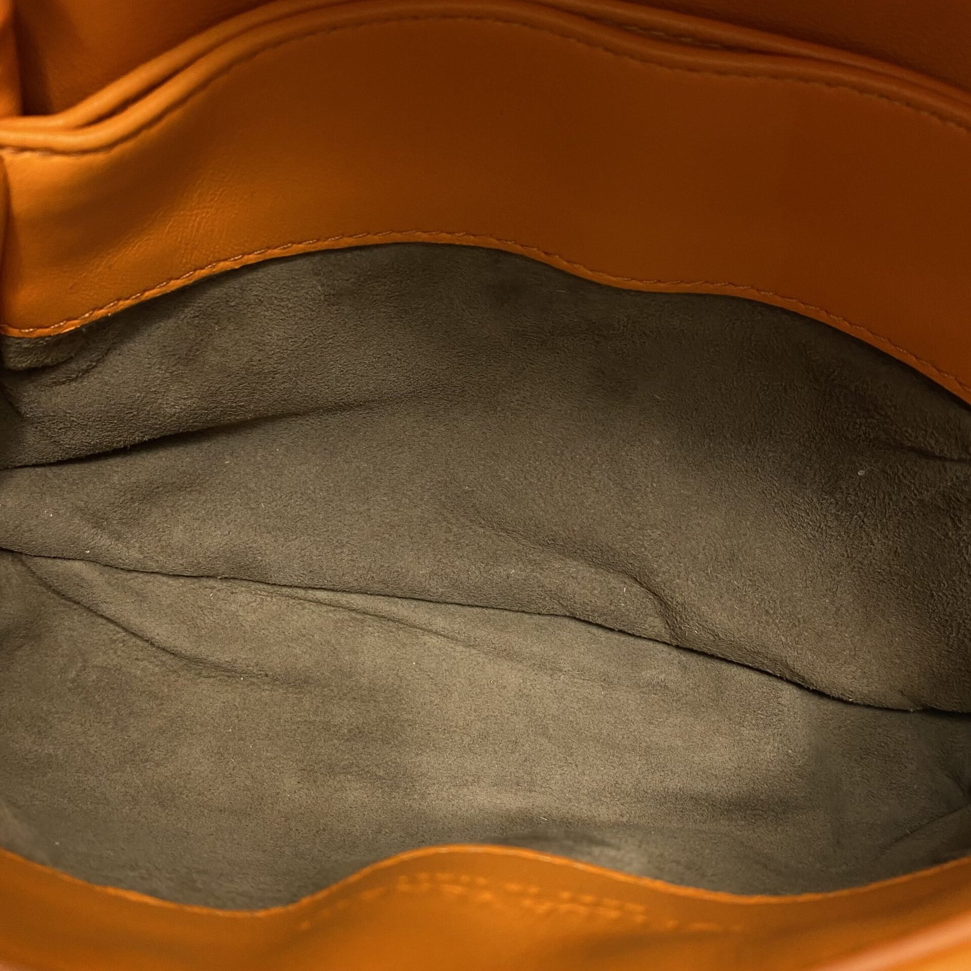 Bolsa Bottega Veneta Olímpia Intrecciato Laranja