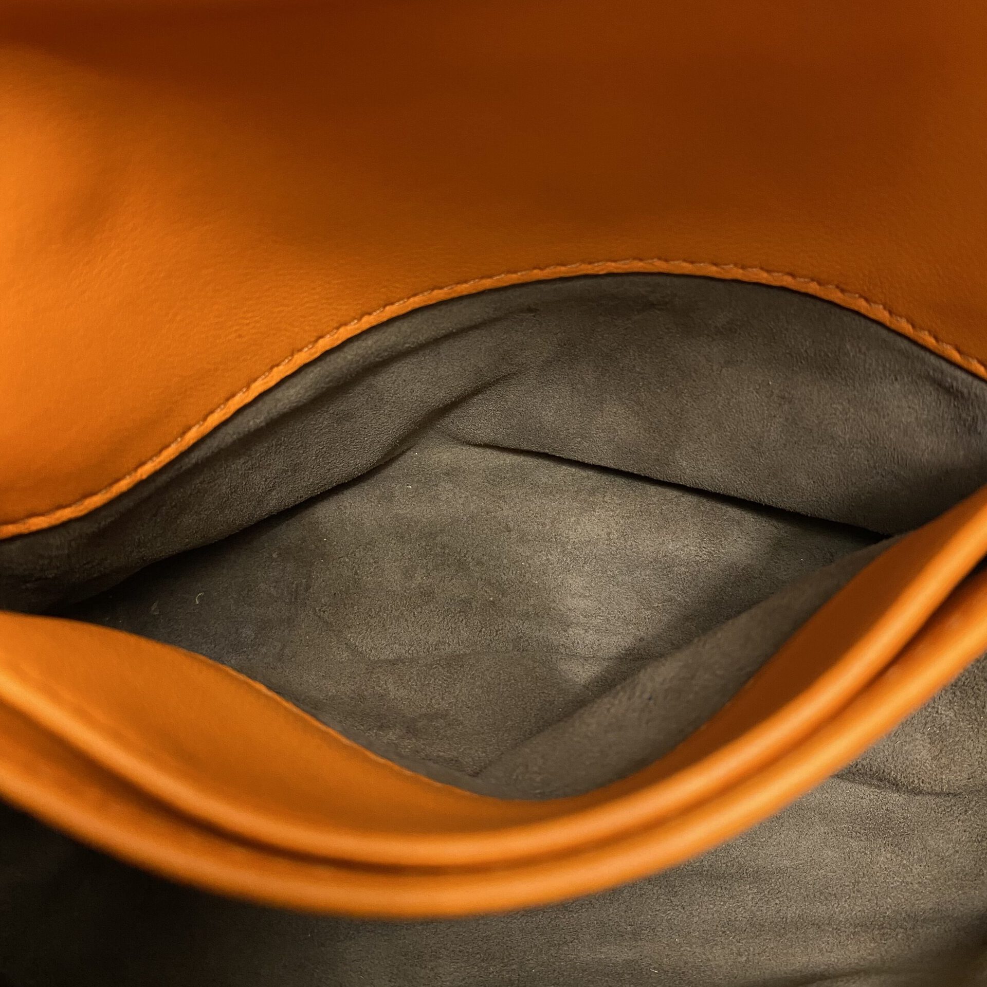 Bolsa Bottega Veneta Olímpia Intrecciato Laranja