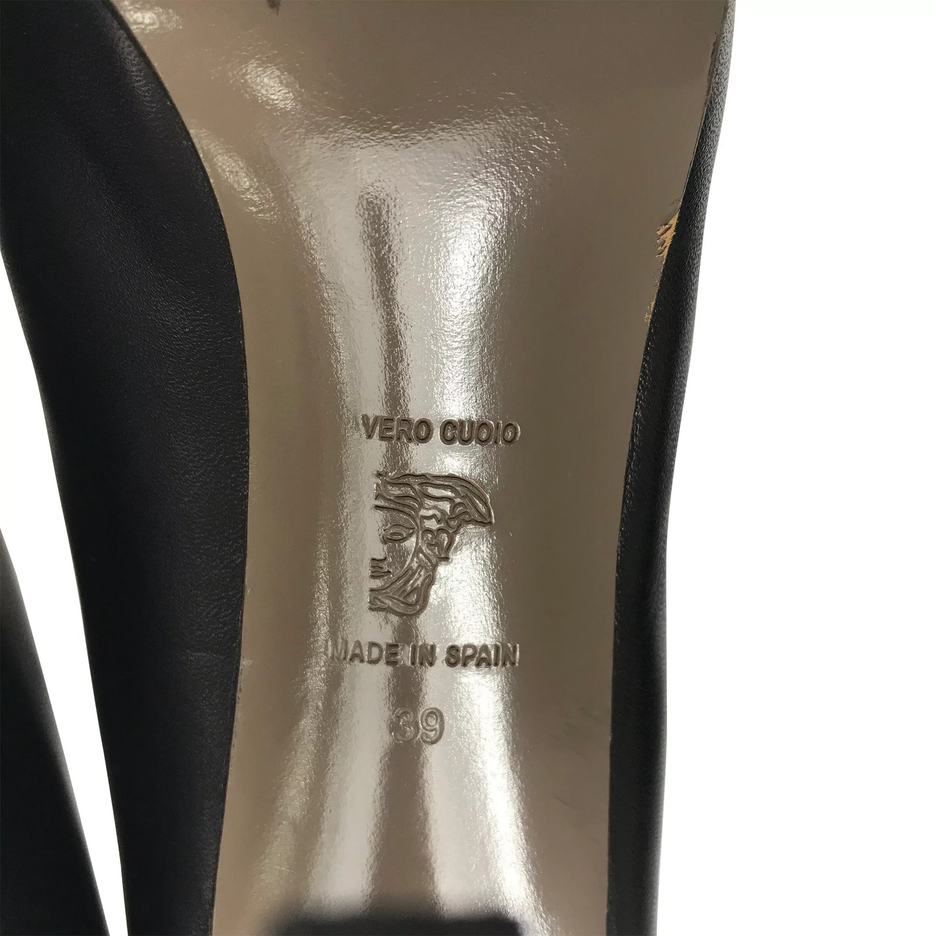 Bota Versace Couro Preto e Zíper Dourado