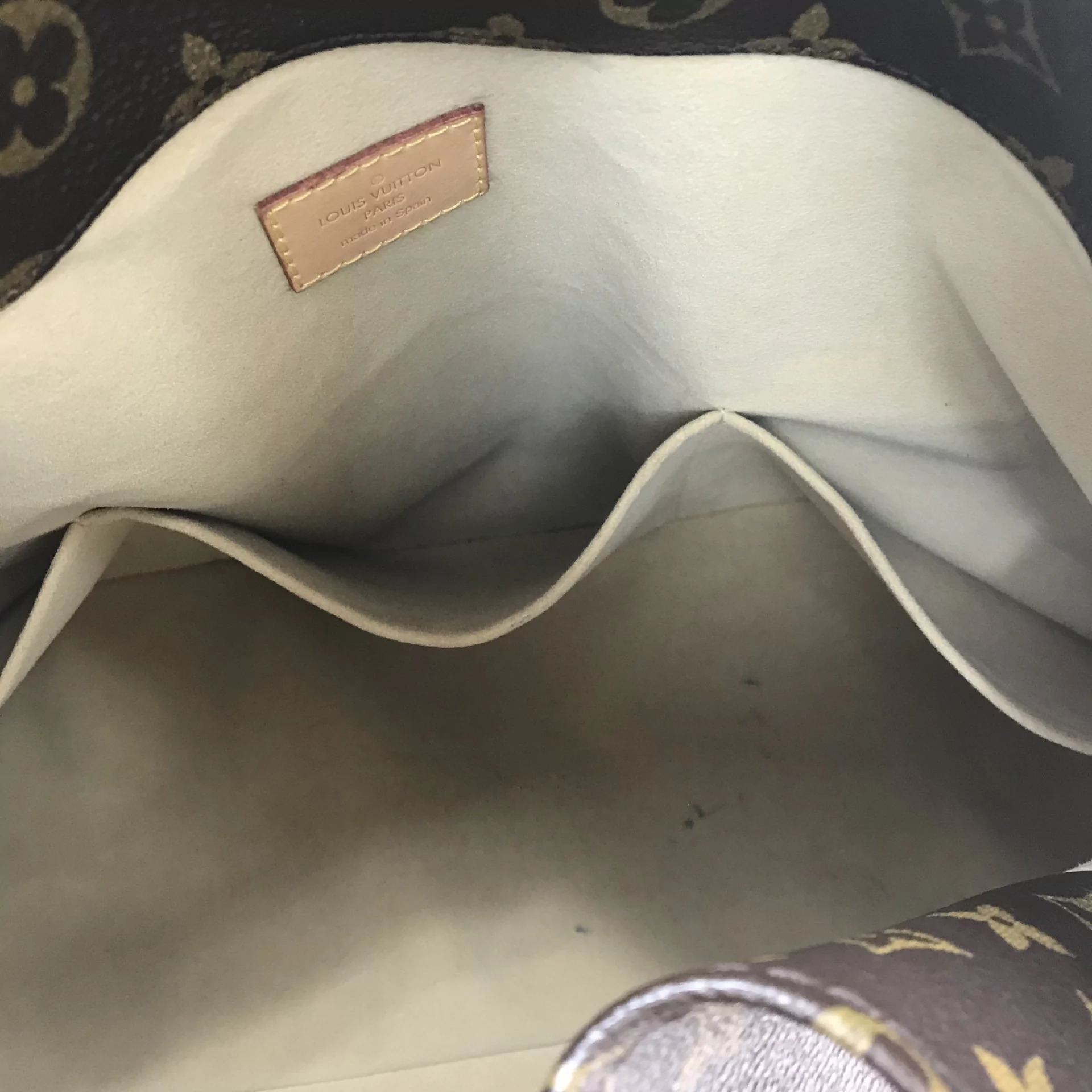 Bolsa Louis Vuitton Artsy GM Monogram