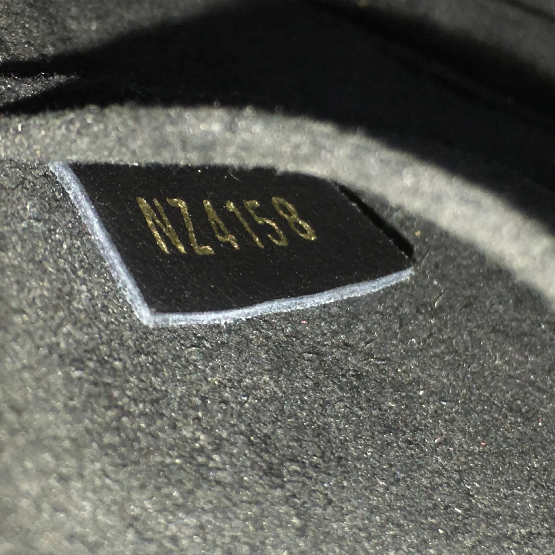 Bolsa Louis Vuitton New Wave Heart Preta