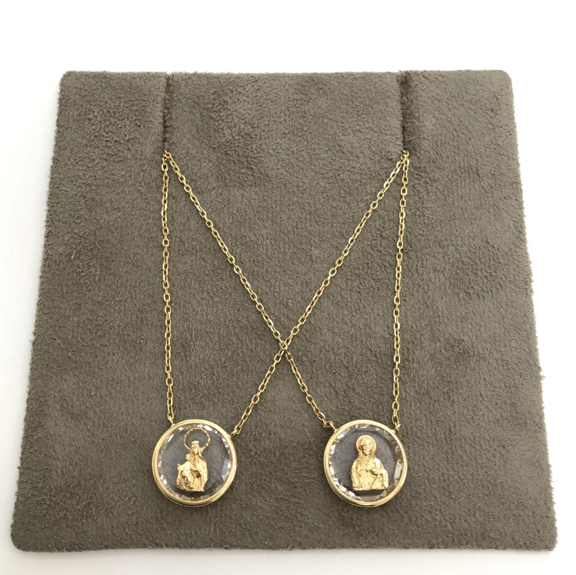 Escapulário Proteção Redondo - Carla Amorim 