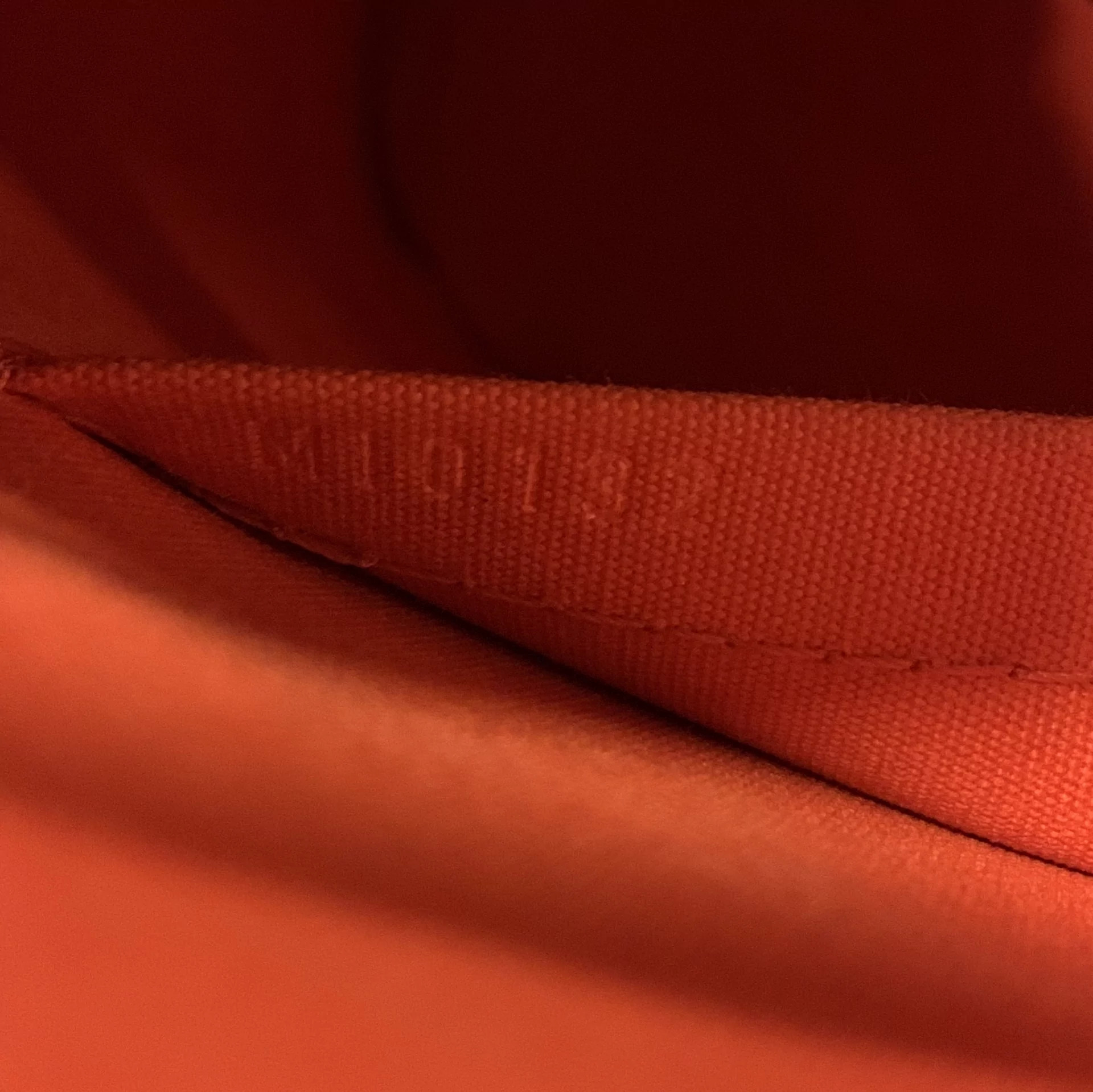 Bolsa Louis Vuitton Alma Verniz Vermelha 