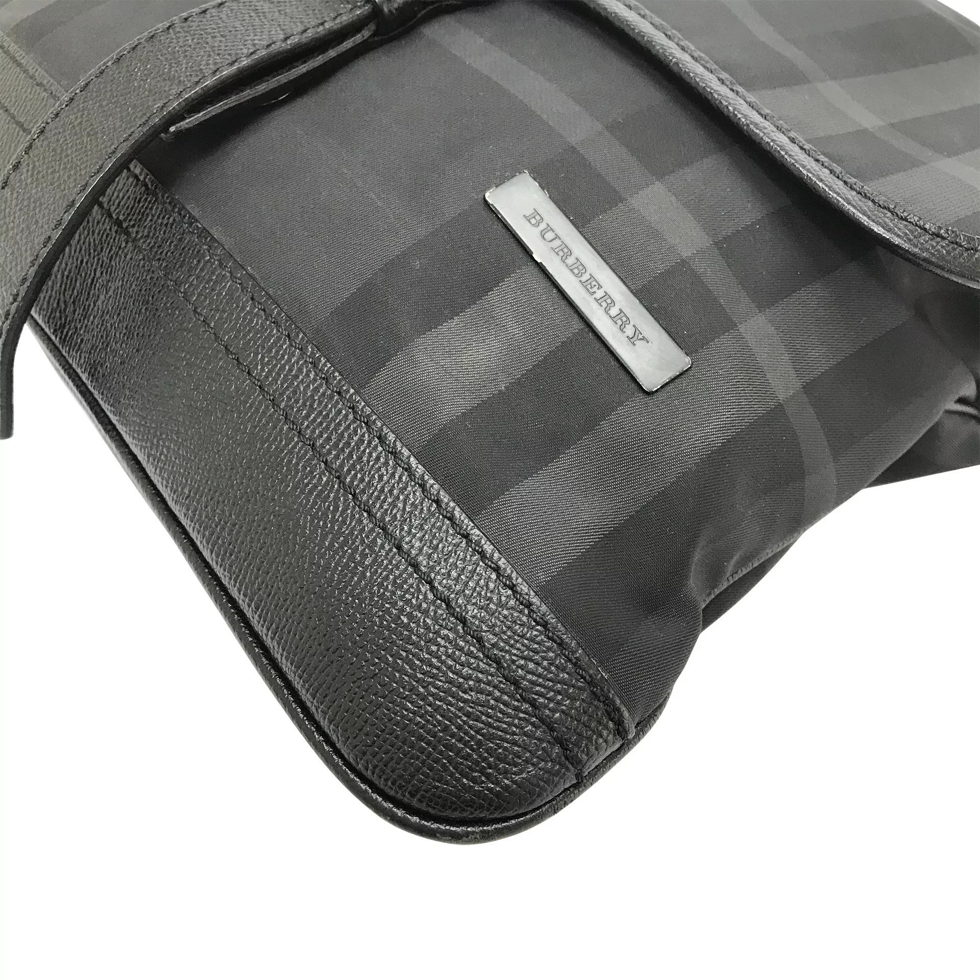 Bolsa Burberry Crossbody Nylon Xadrez