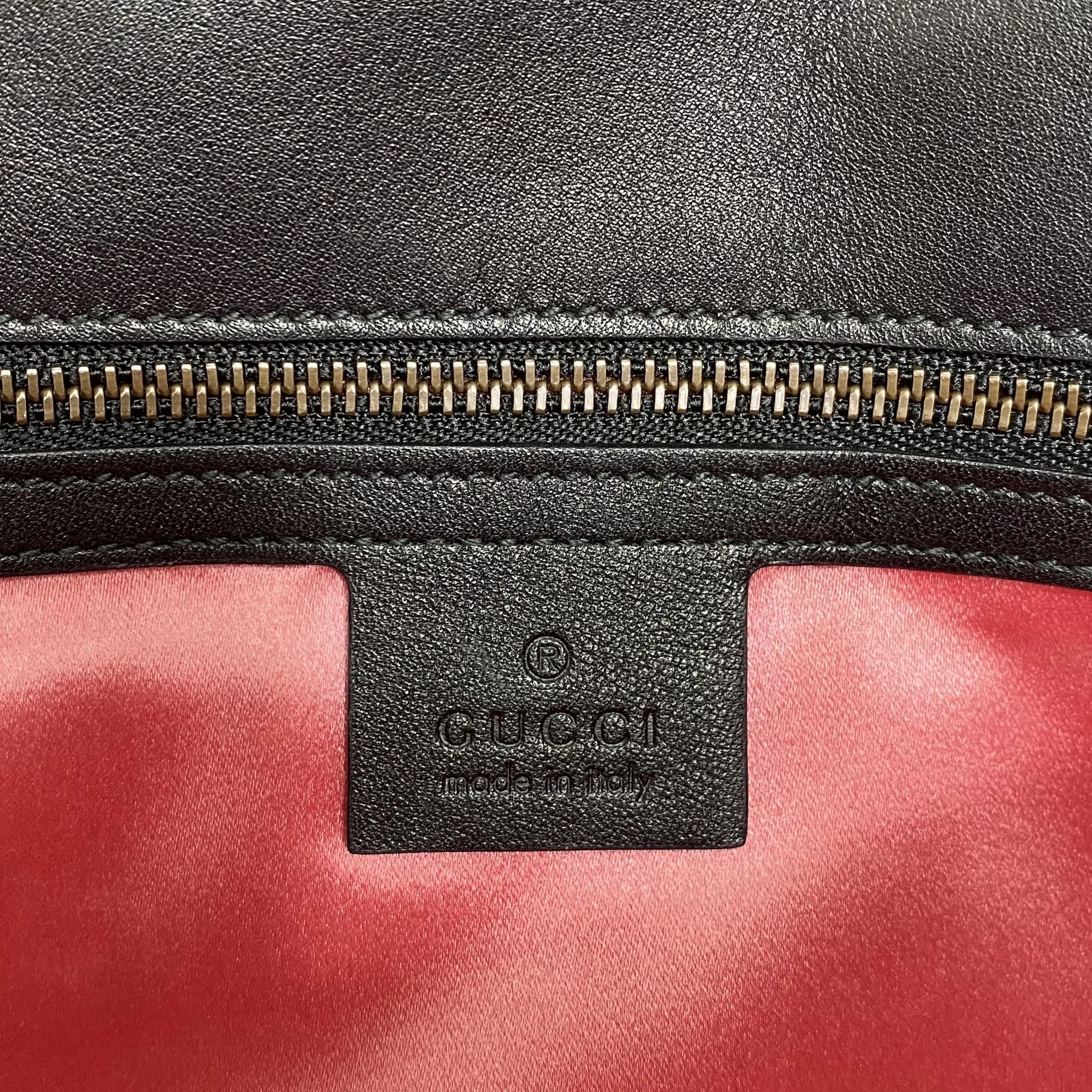 Bolsa Gucci GG Marmont Veludo Preta