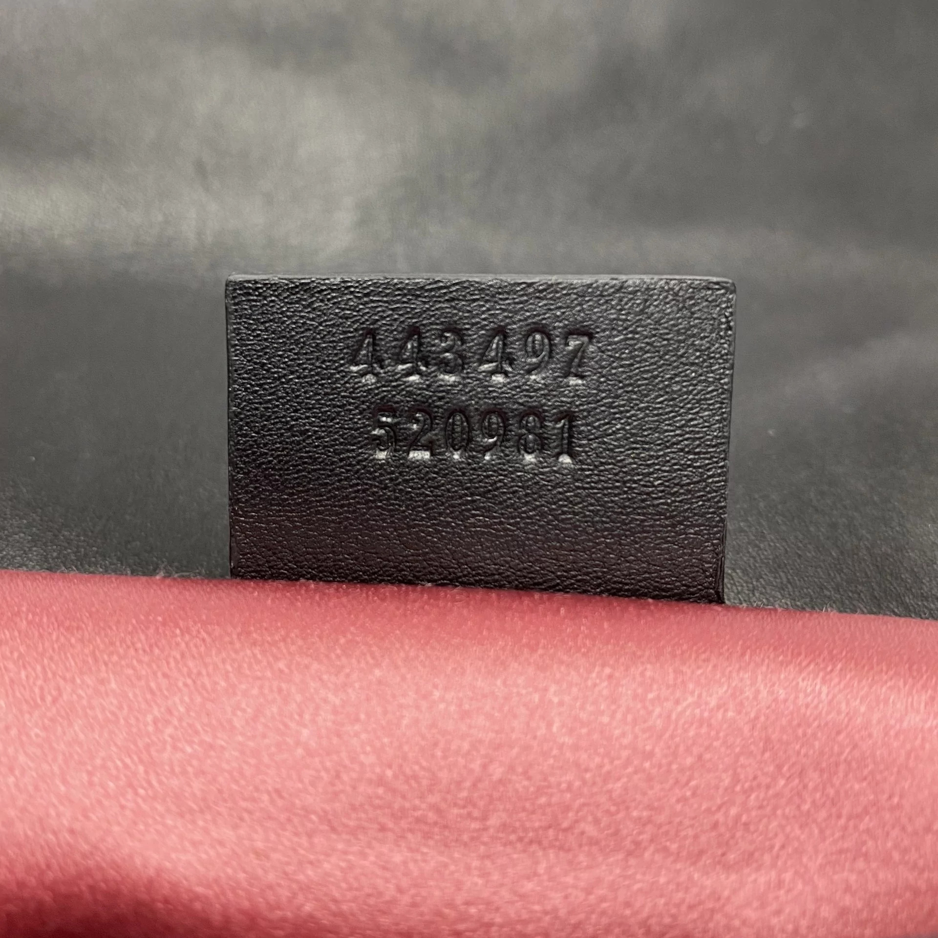 Bolsa Gucci GG Marmont Veludo Preta