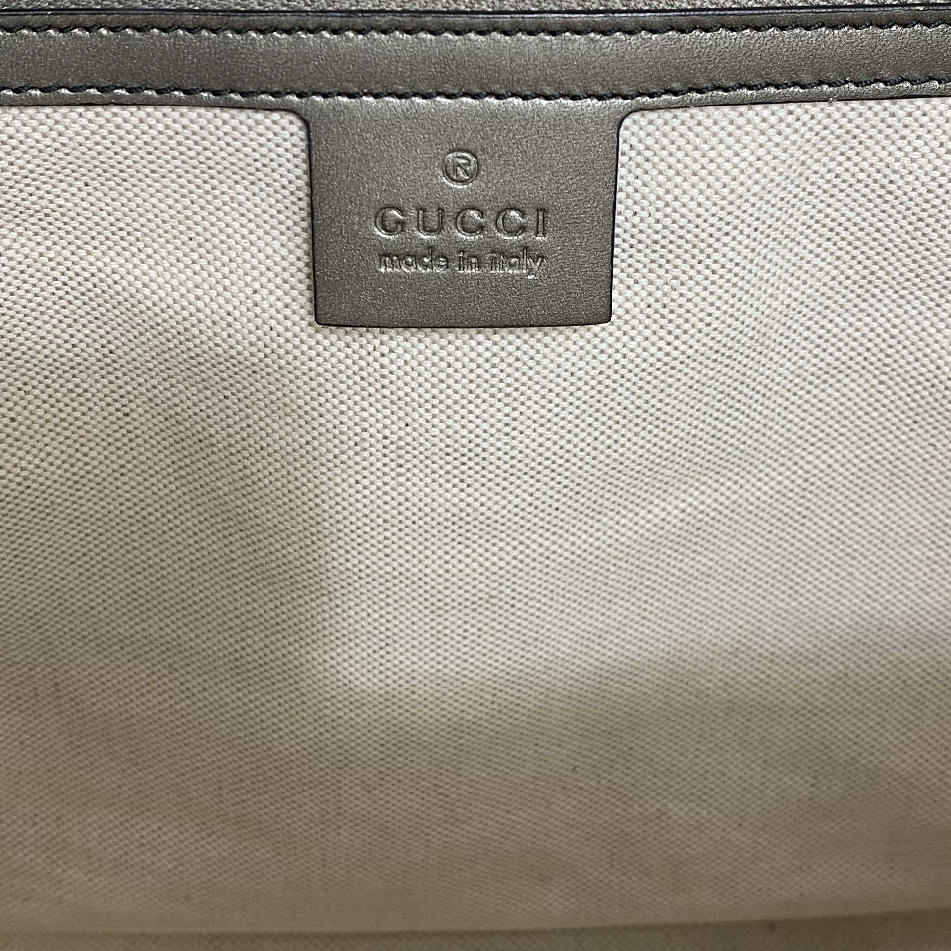 Bolsa Gucci Emily Guccissima Metalizada