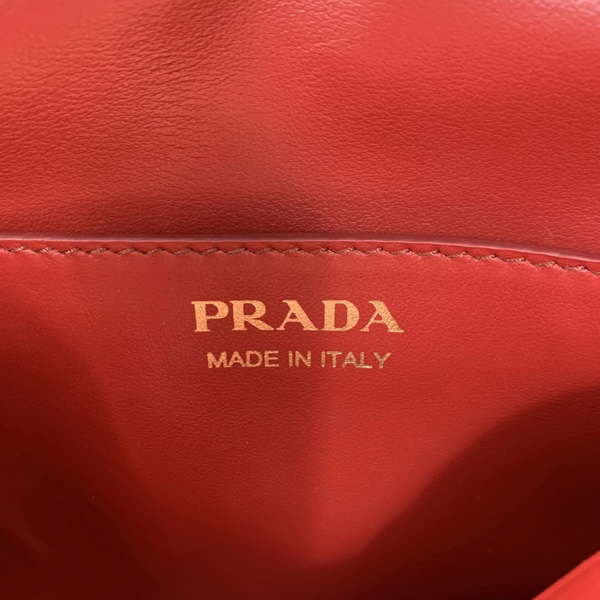 Bolsa Prada Matelassê Vermelha