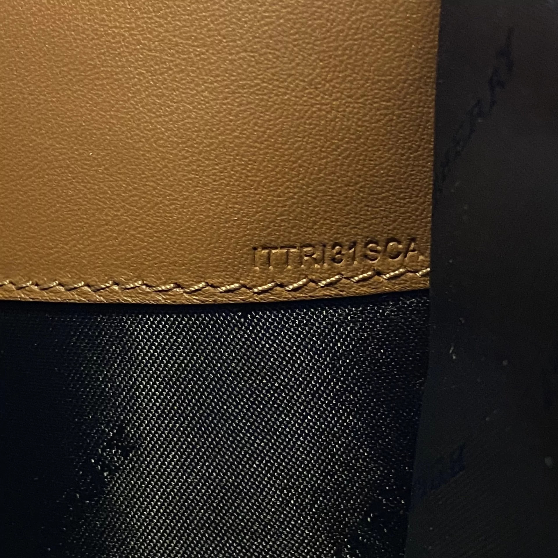 Porta-Ipad Burberry Couro de Avestruz