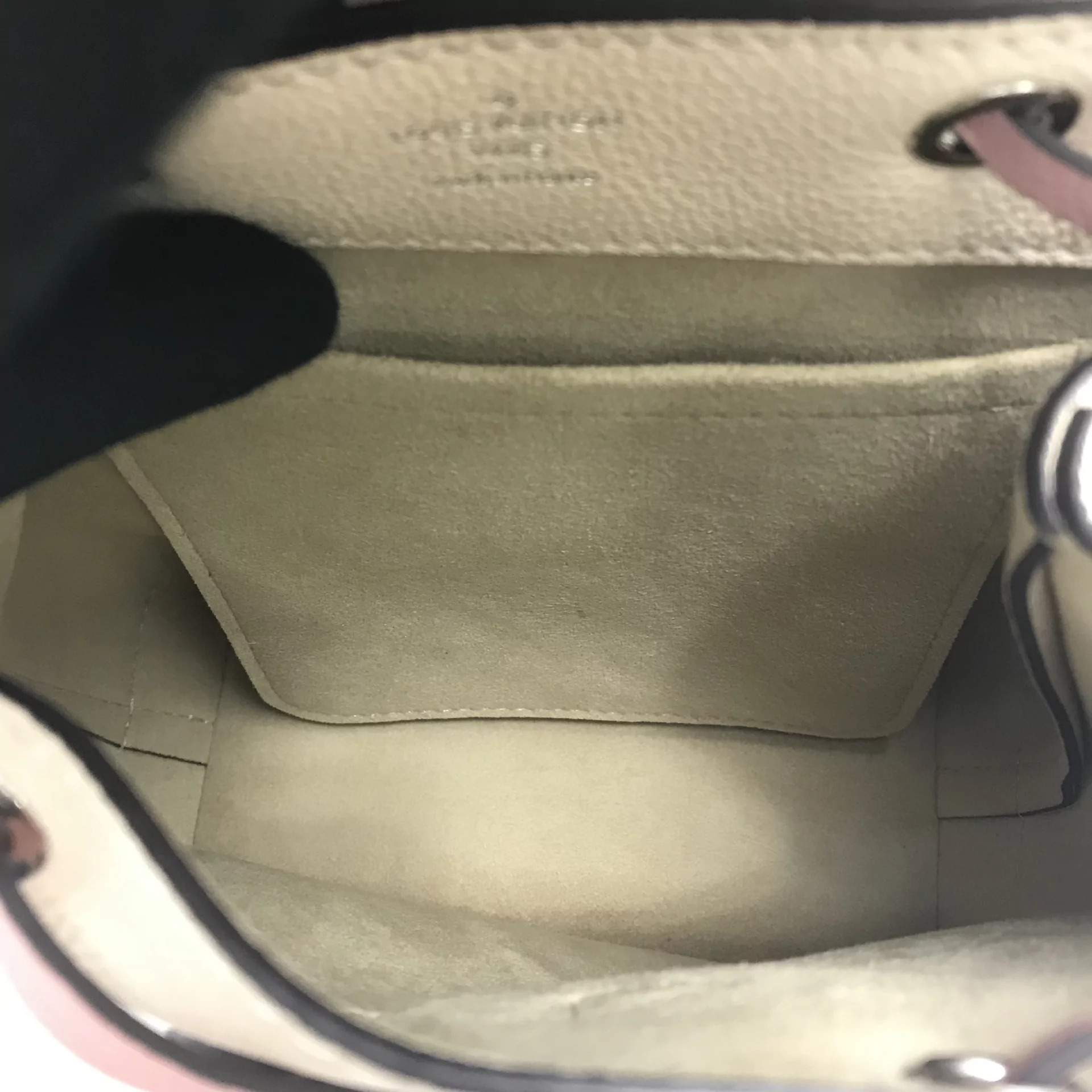 Mochila Louis Vuitton LockMe Mini