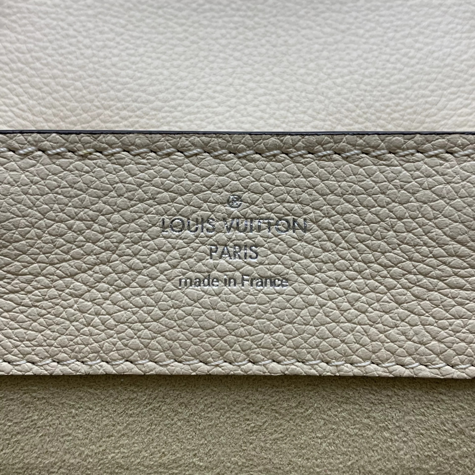 Mochila Louis Vuitton LockMe Mini