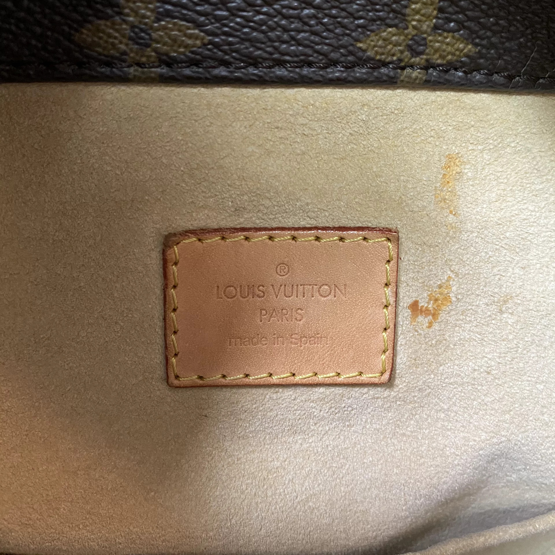 Bolsa Louis Vuitton Artsy MM Monograma