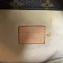 Bolsa Louis Vuitton Artsy MM Monograma