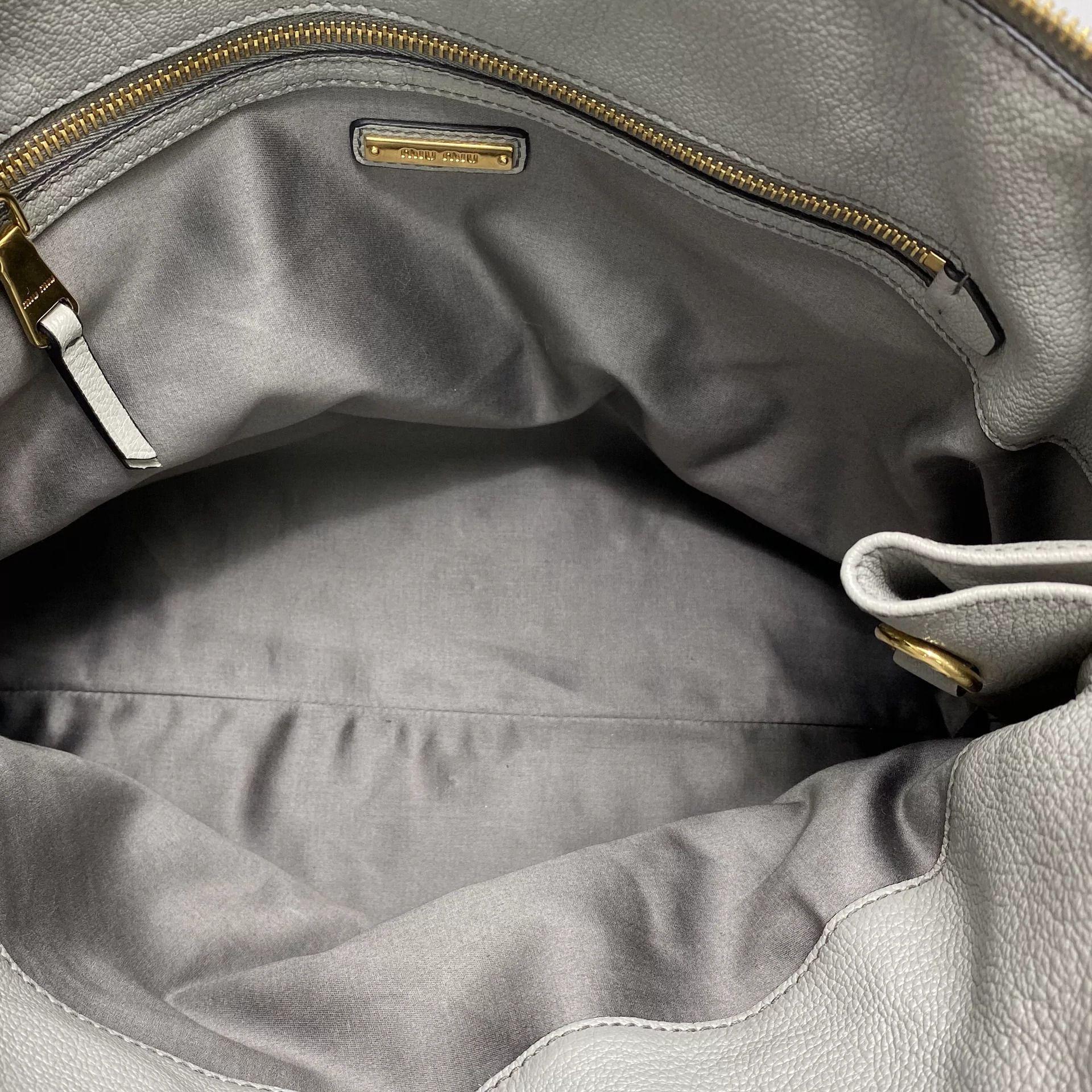 Bolsa Miu Miu Couro Cinza