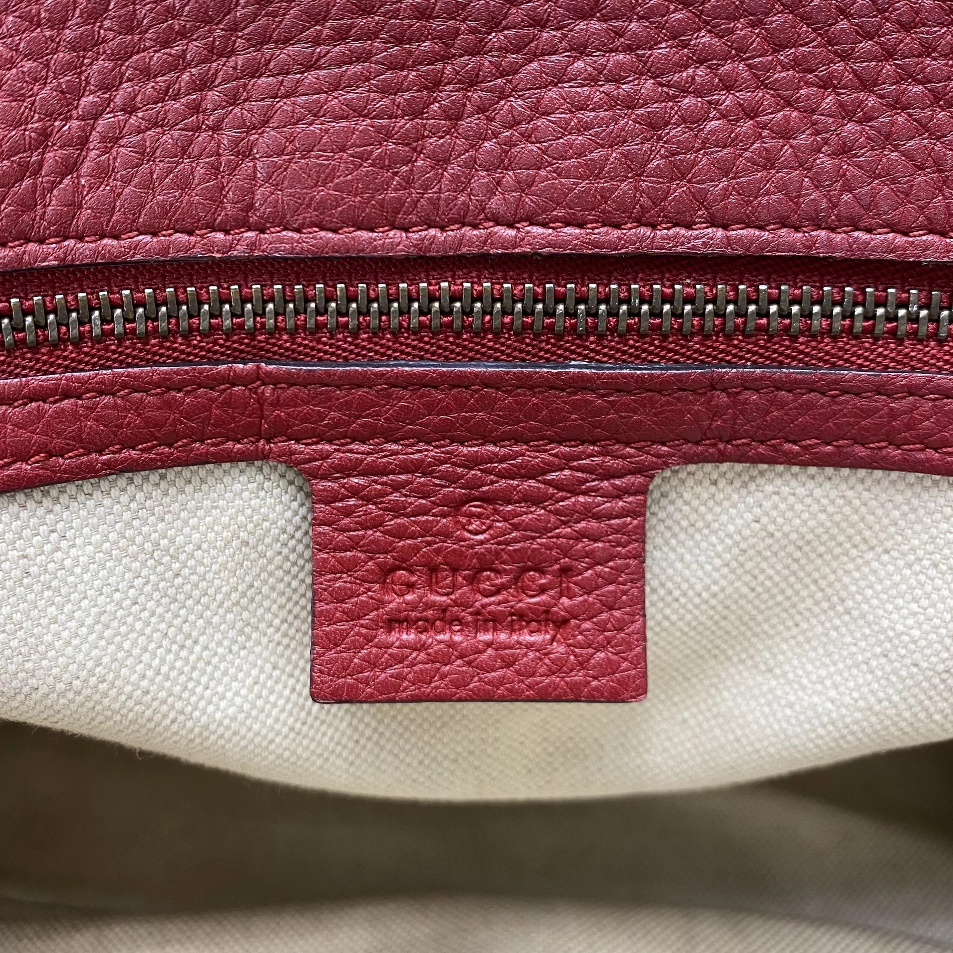 Bolsa Gucci GG Marmont Shoulder Vermelha