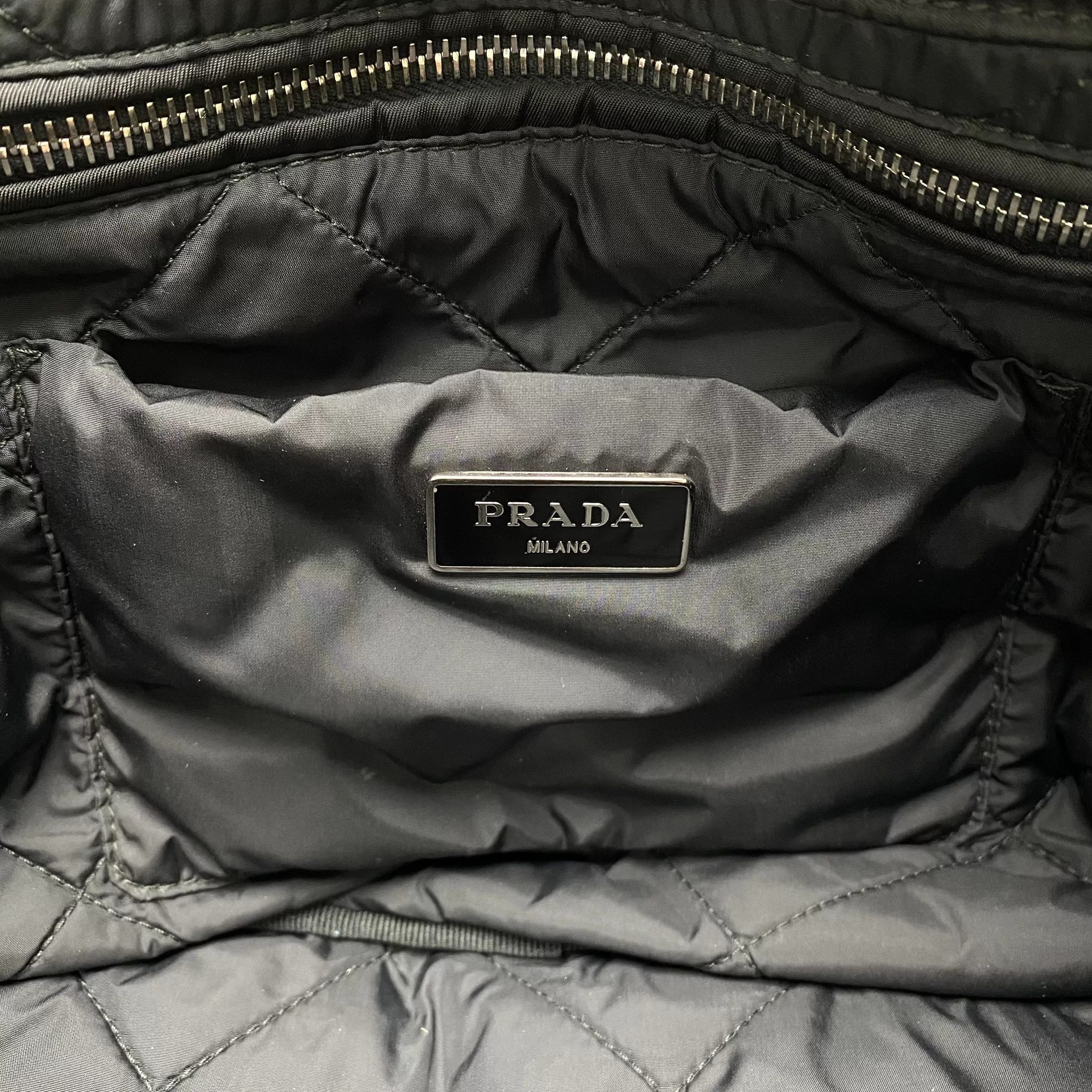 Bolsa Prada Tessuto Bomber Preta