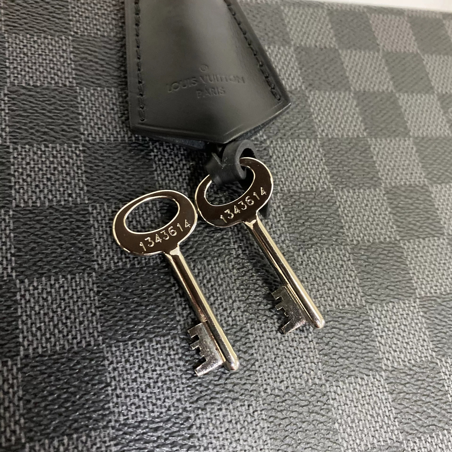 Pasta Louis Vuitton Président Damier Graphite