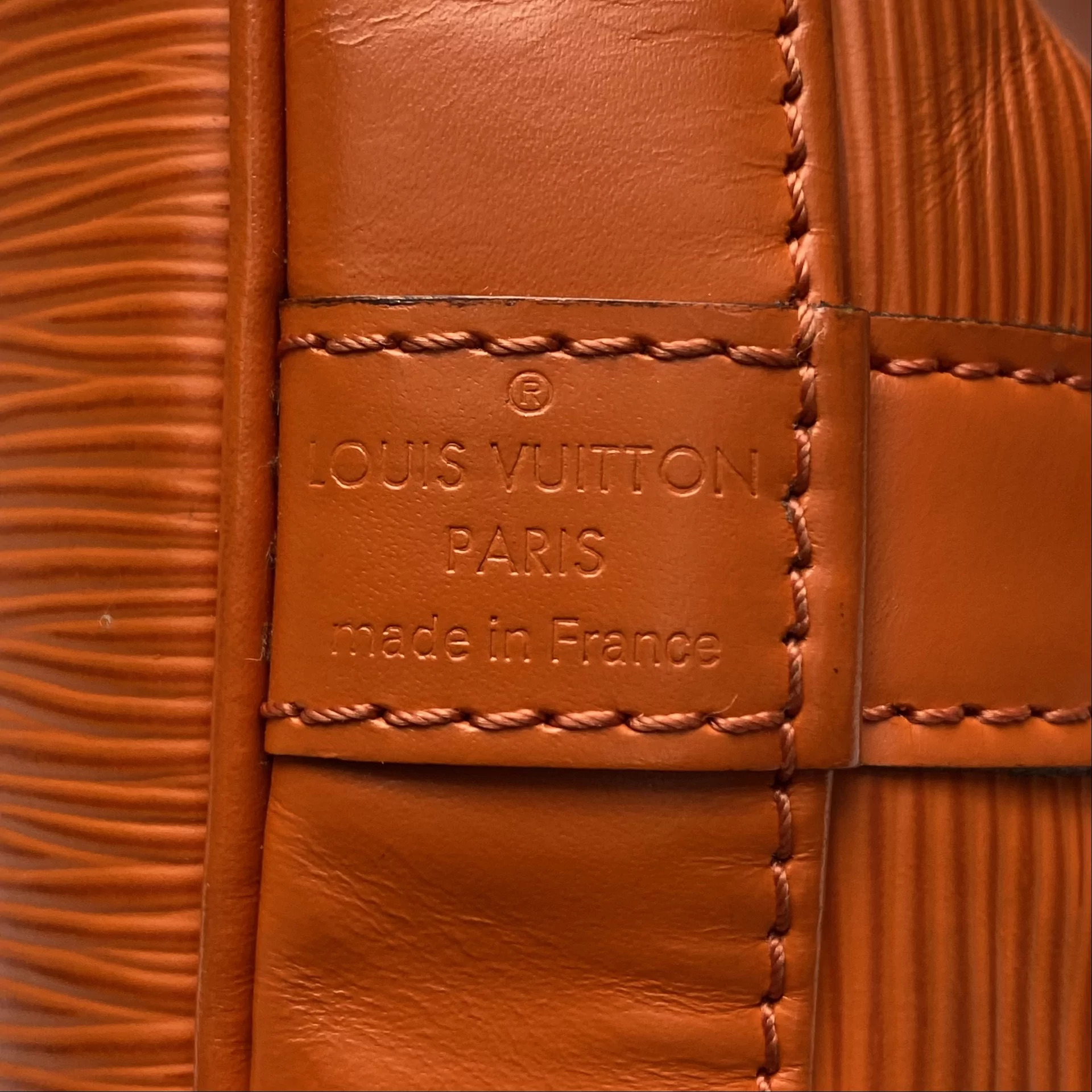 Bolsa Louis Vuitton Noé Couro Laranja