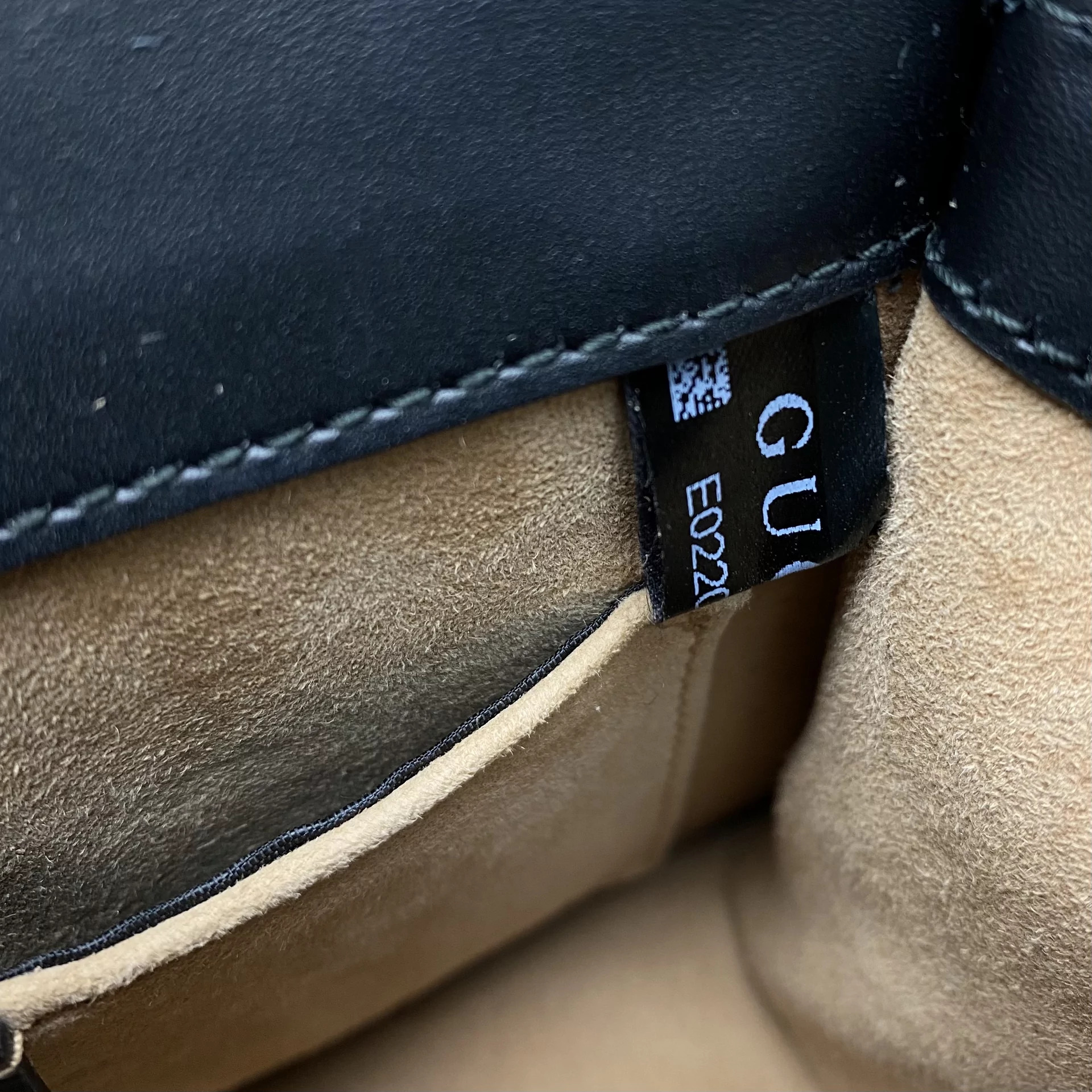 Bolsa Gucci Sylvie Mini Preta