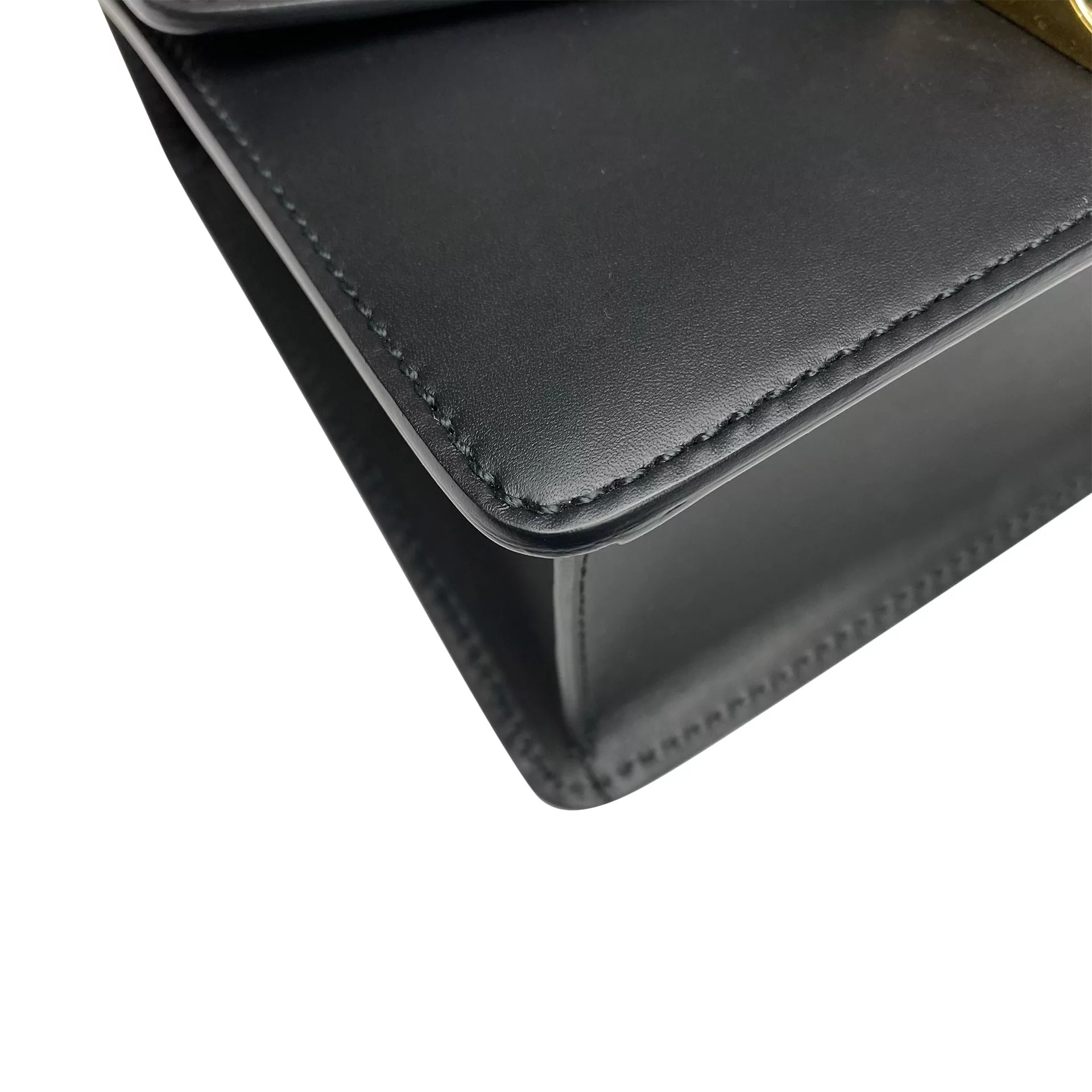 Bolsa Gucci Sylvie Mini Preta