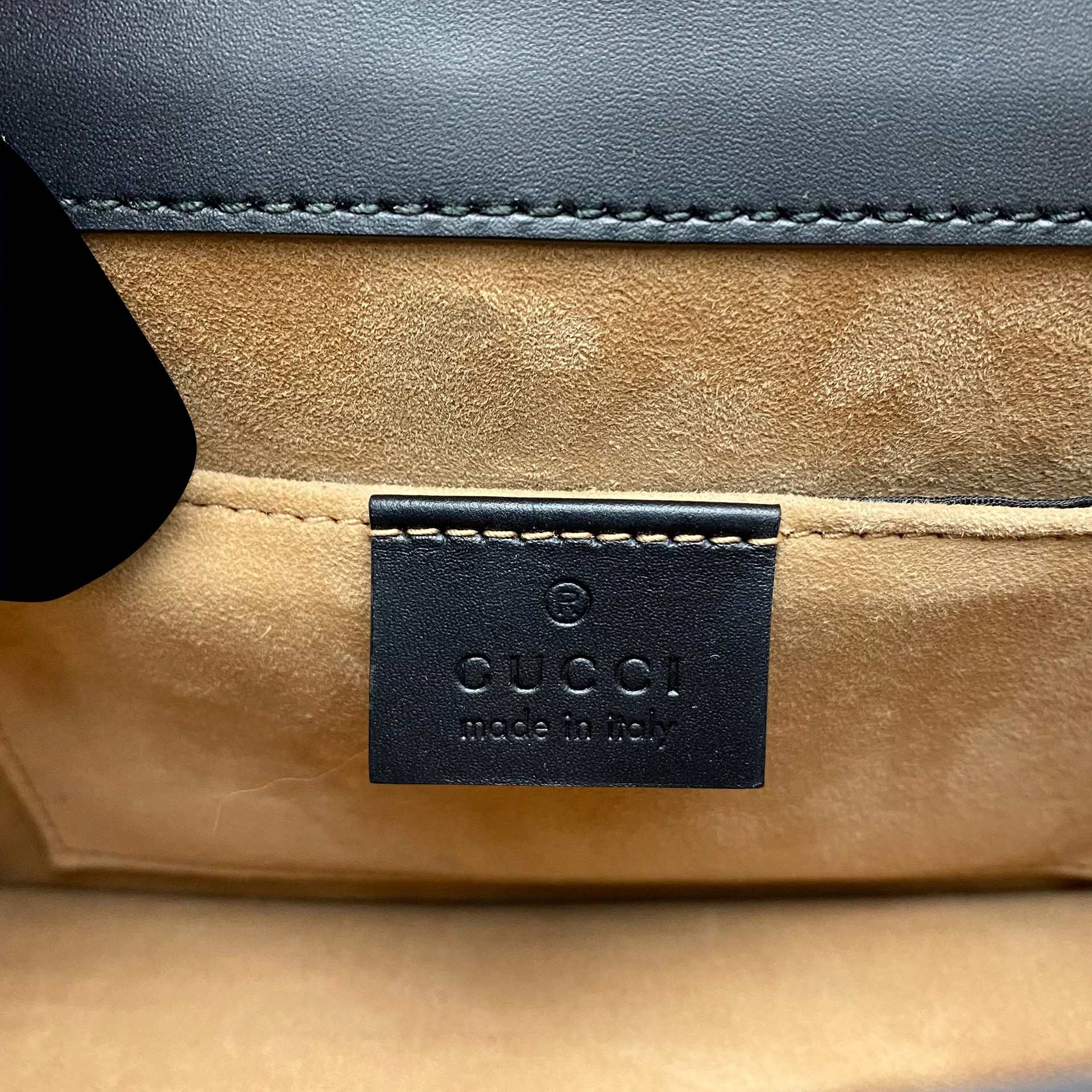 Bolsa Gucci Sylvie Mini Preta