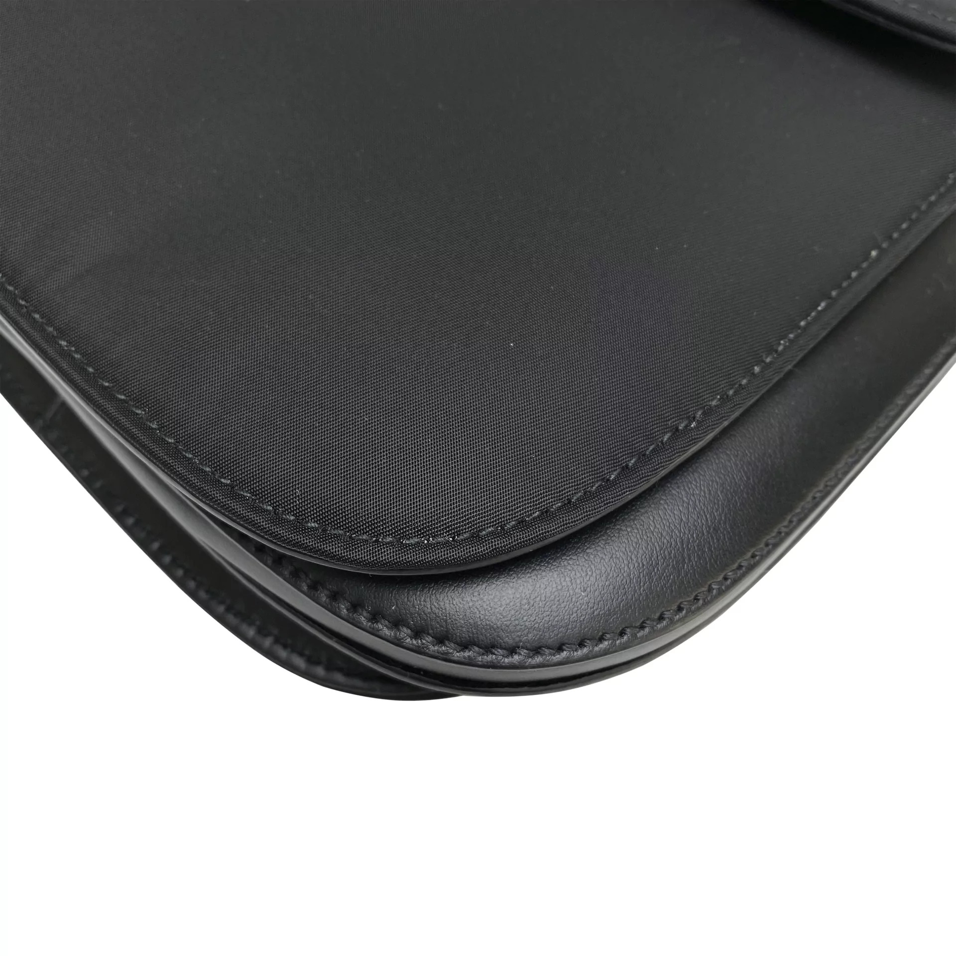Bolsa Prada Nylon e Couro Preto