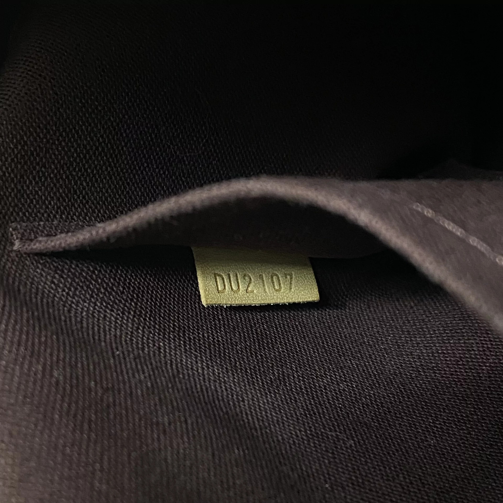 Bolsa Louis Vuitton Berri MM Monogram