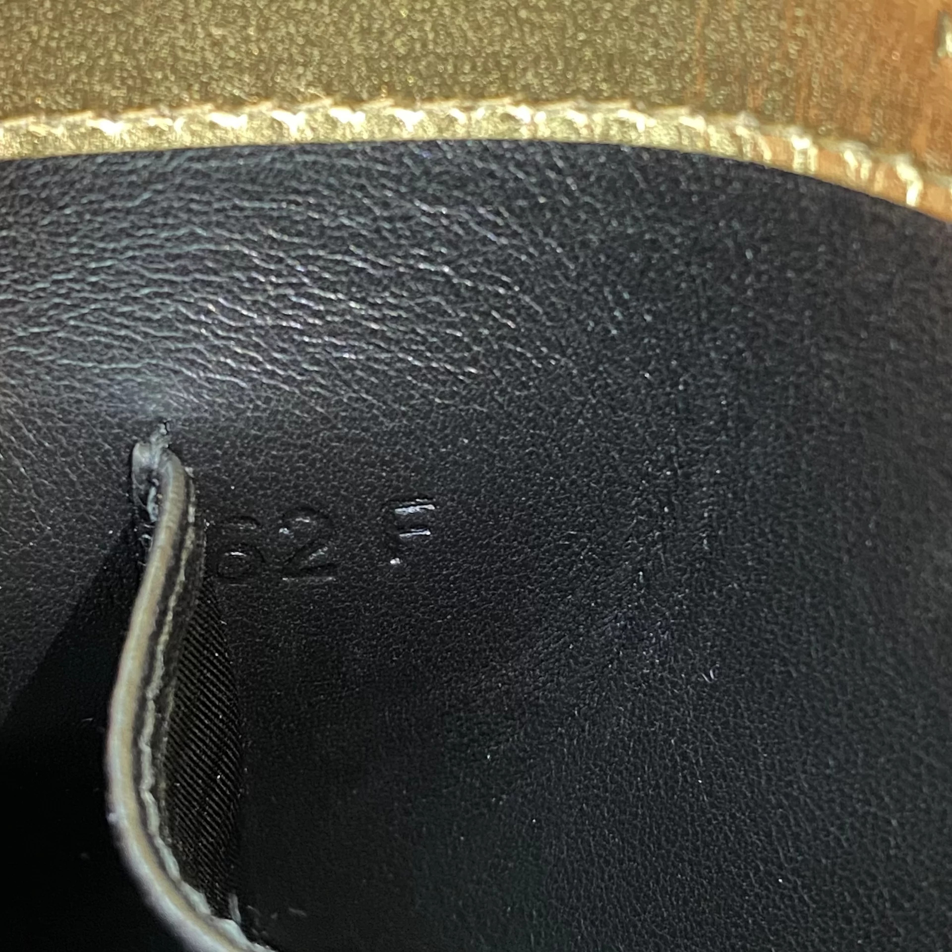 Bolsa Prada Couro Dourado