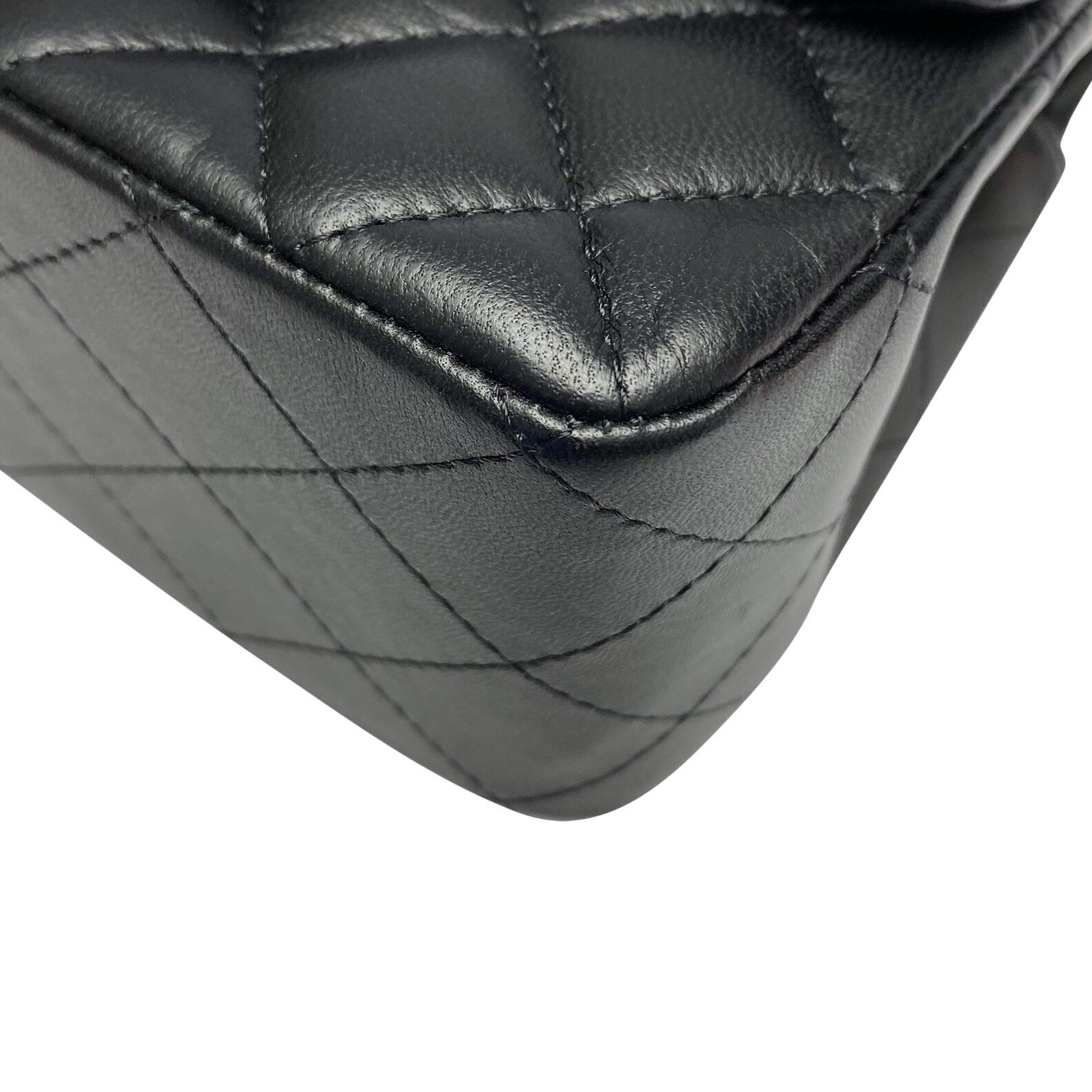 Bolsa Chanel Classic Flap Mini Preta