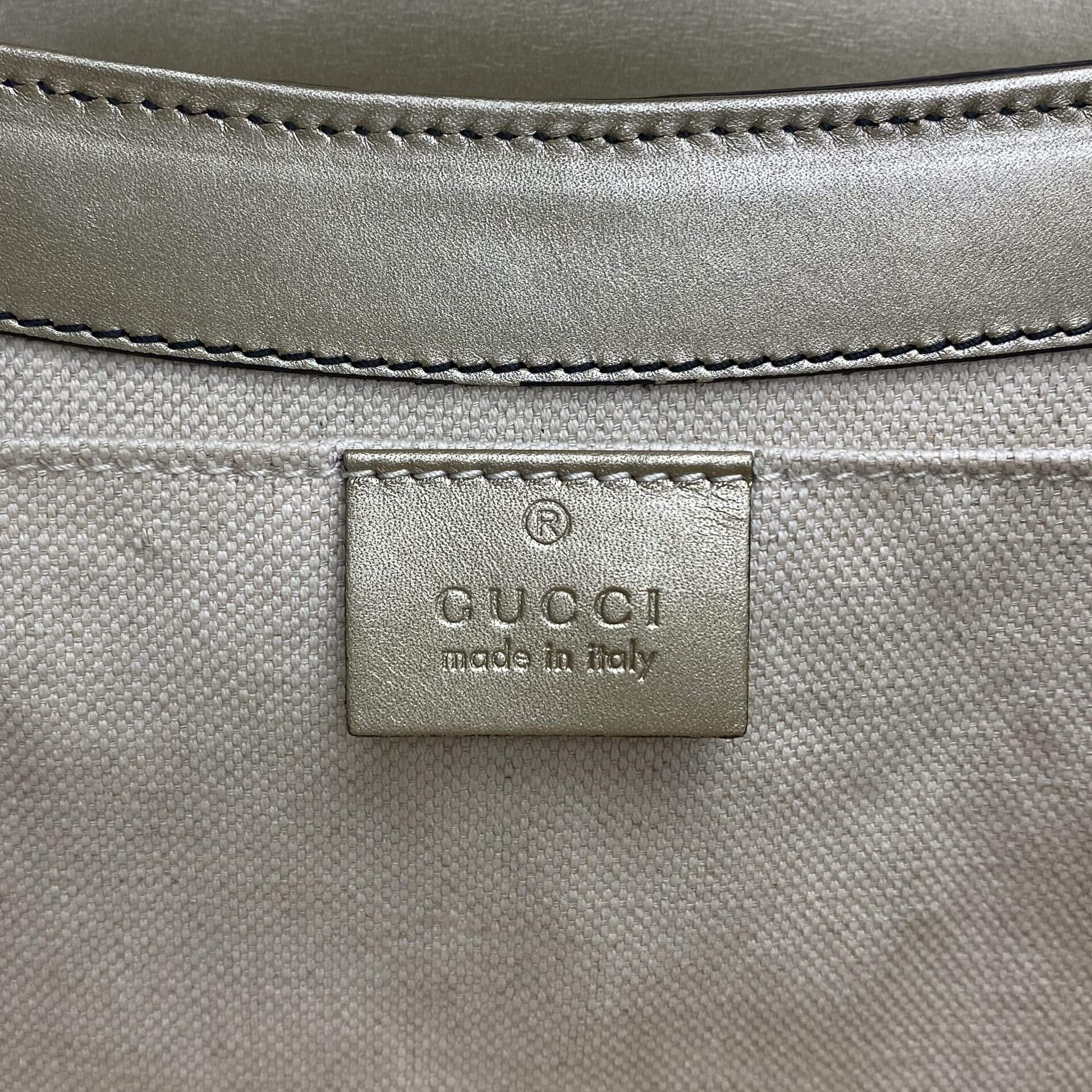 Bolsa Gucci Emily Metalizada