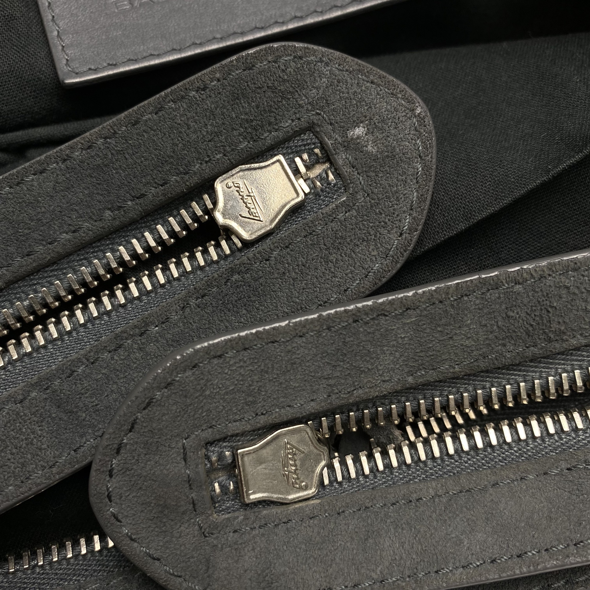 Bolsa Balenciaga Classic City Camurça Cinza