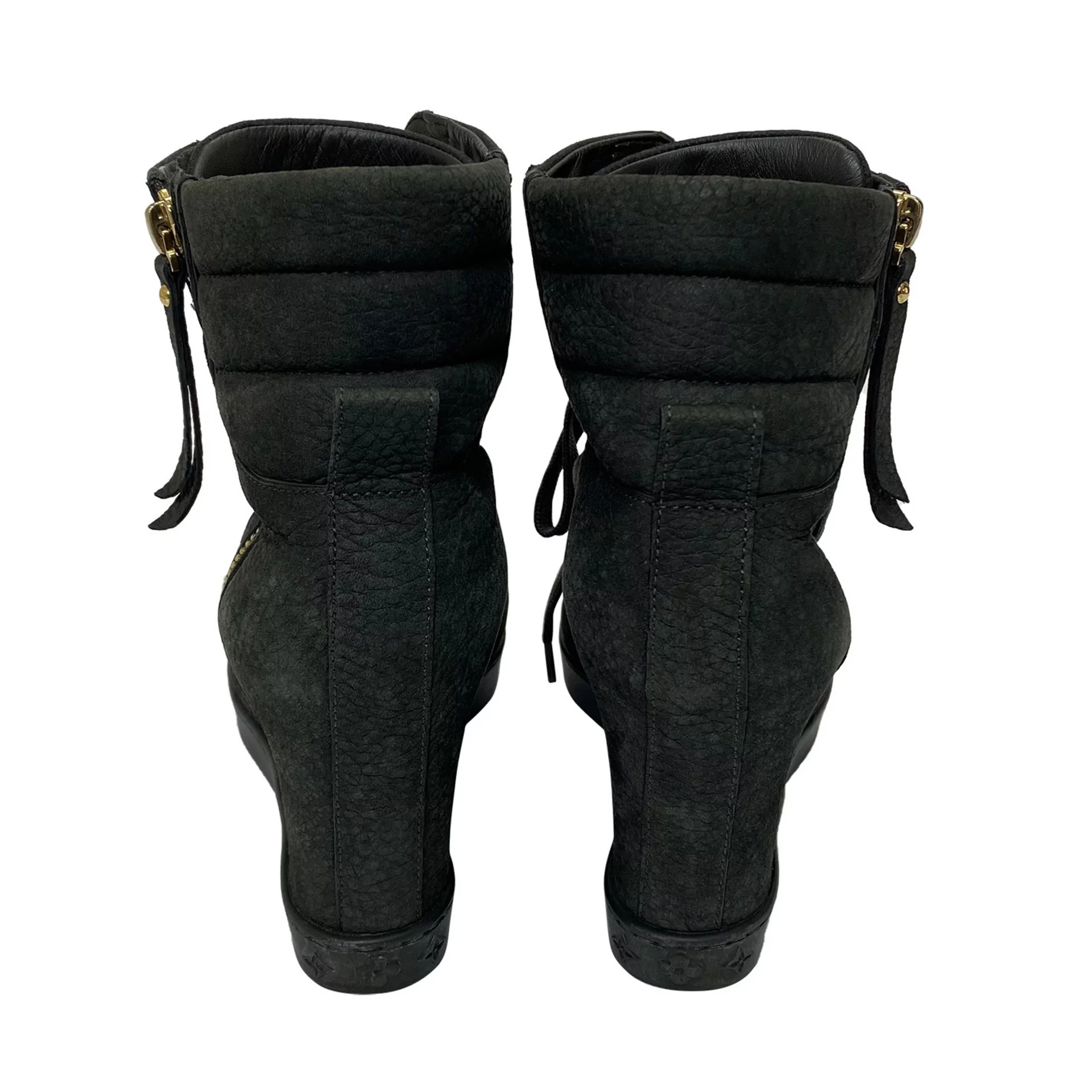 Sneaker Louis Vuitton Cinza