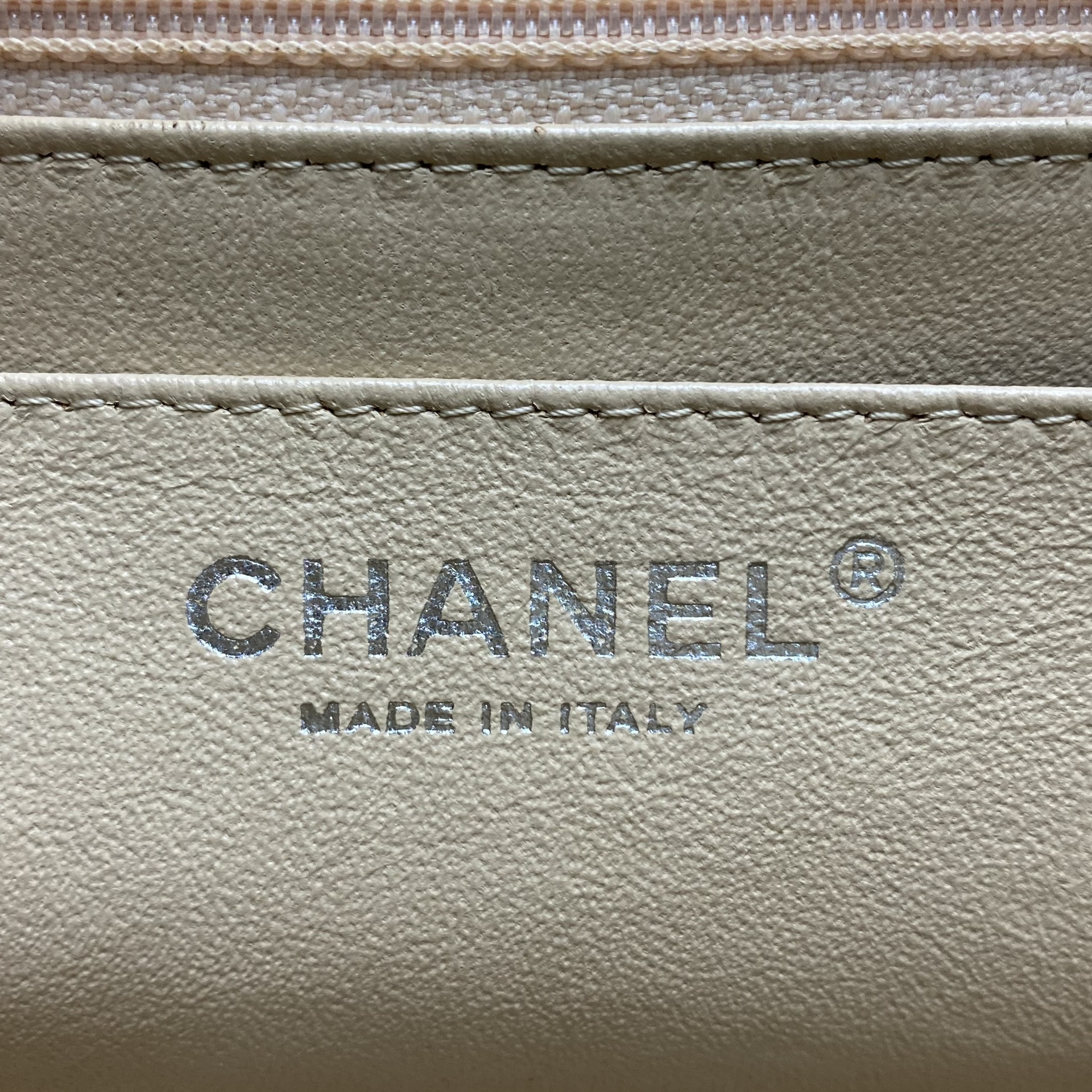 Bolsa Chanel Maxi Jumbo Bege